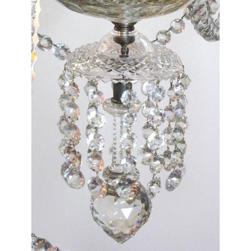 Sechsflammiger großer Kristall-Kronleuchter aus dem 19. Jahrhundert (Georgian) im Angebot