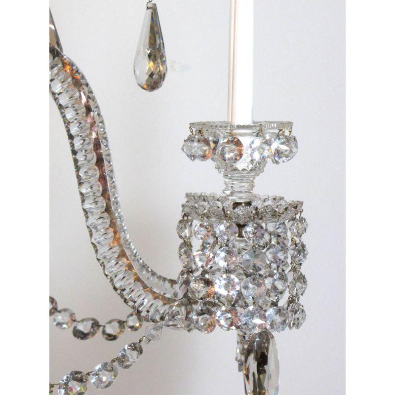 Sechsflammiger großer Kristall-Kronleuchter aus dem 19. Jahrhundert im Zustand „Gut“ im Angebot in Canton, MA