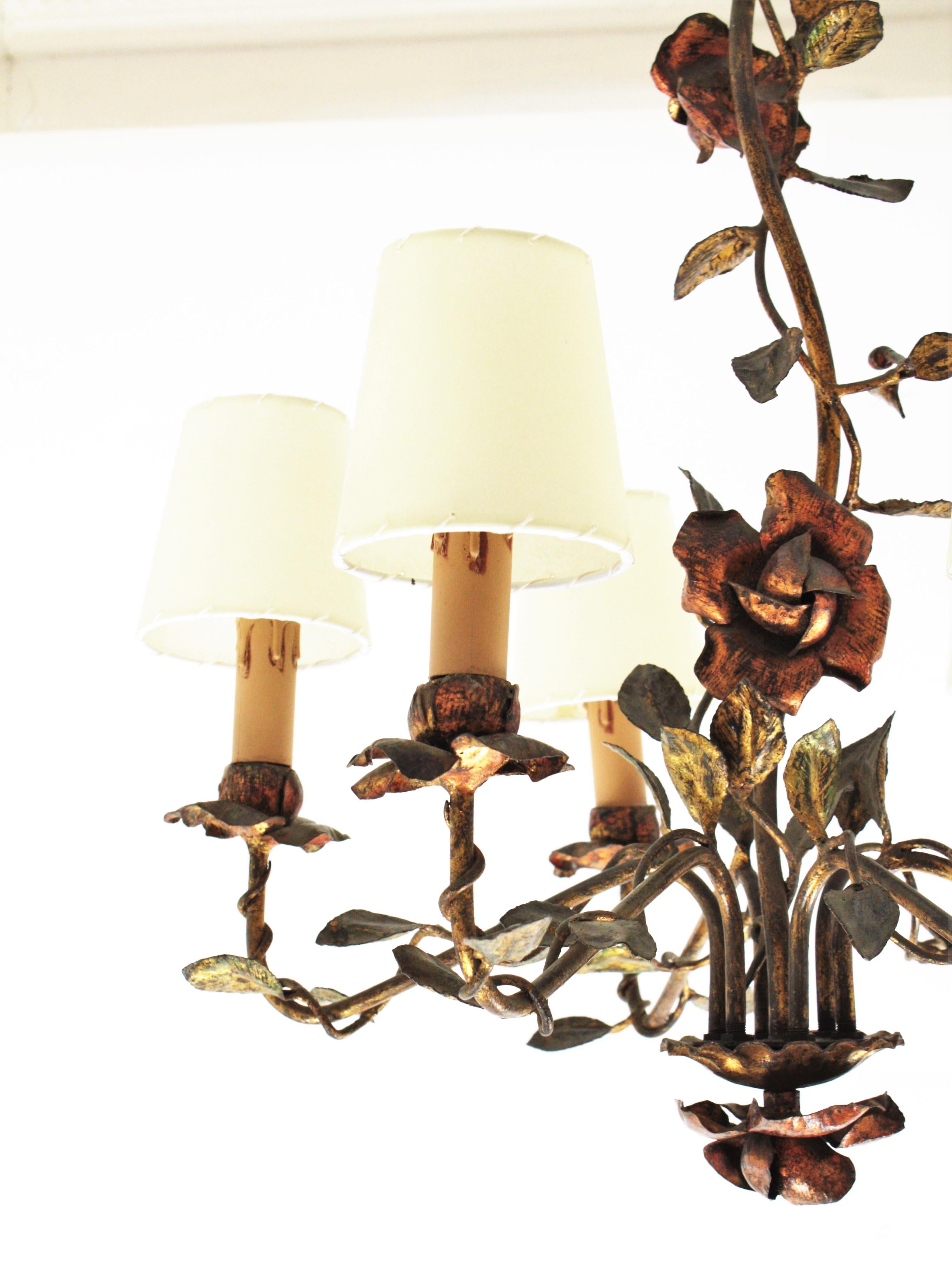 Spanish Floral Tole Chandelier in Gilt Iron, 1940s For Sale 7