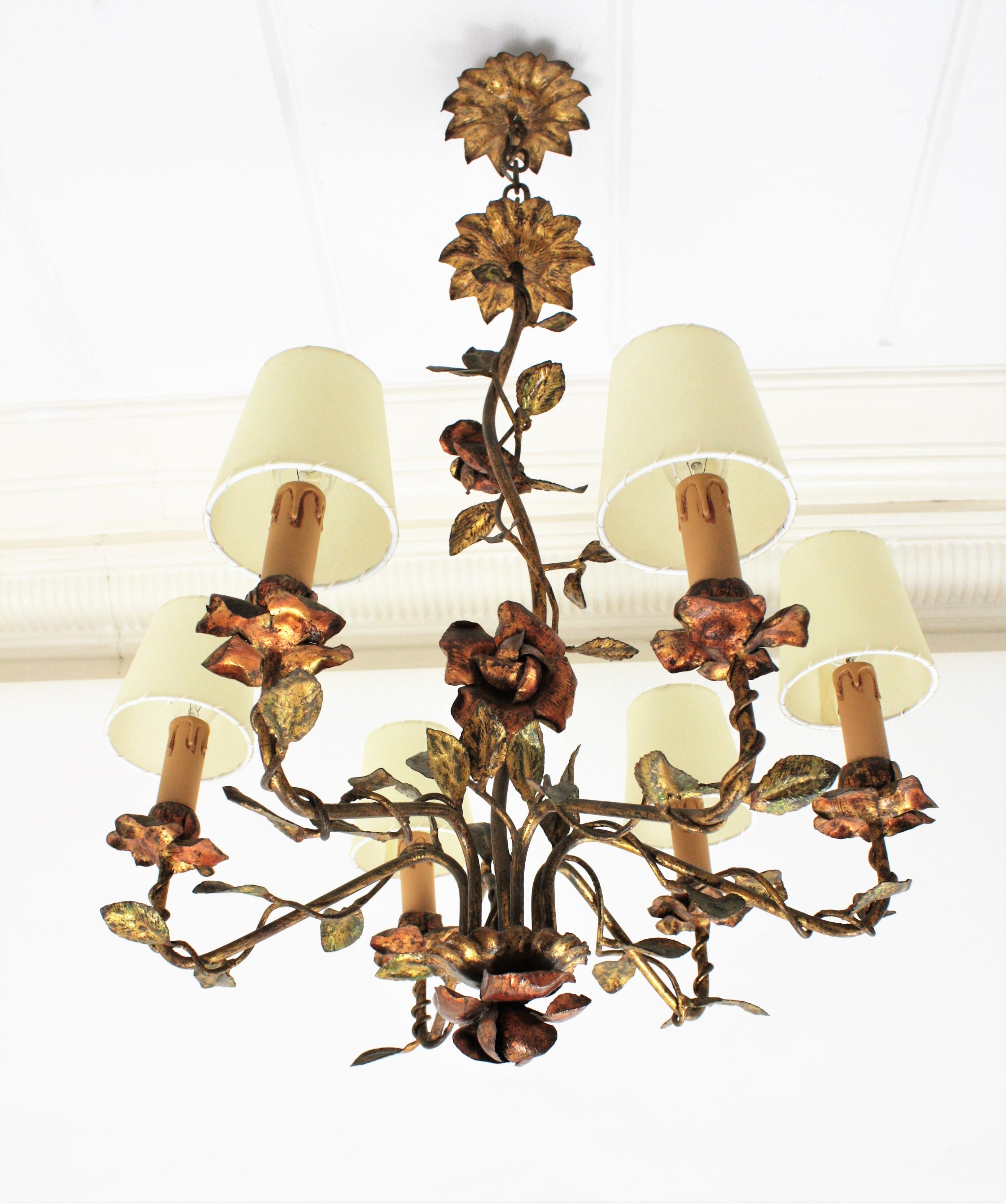 Spanish Floral Tole Chandelier in Gilt Iron, 1940s For Sale 8