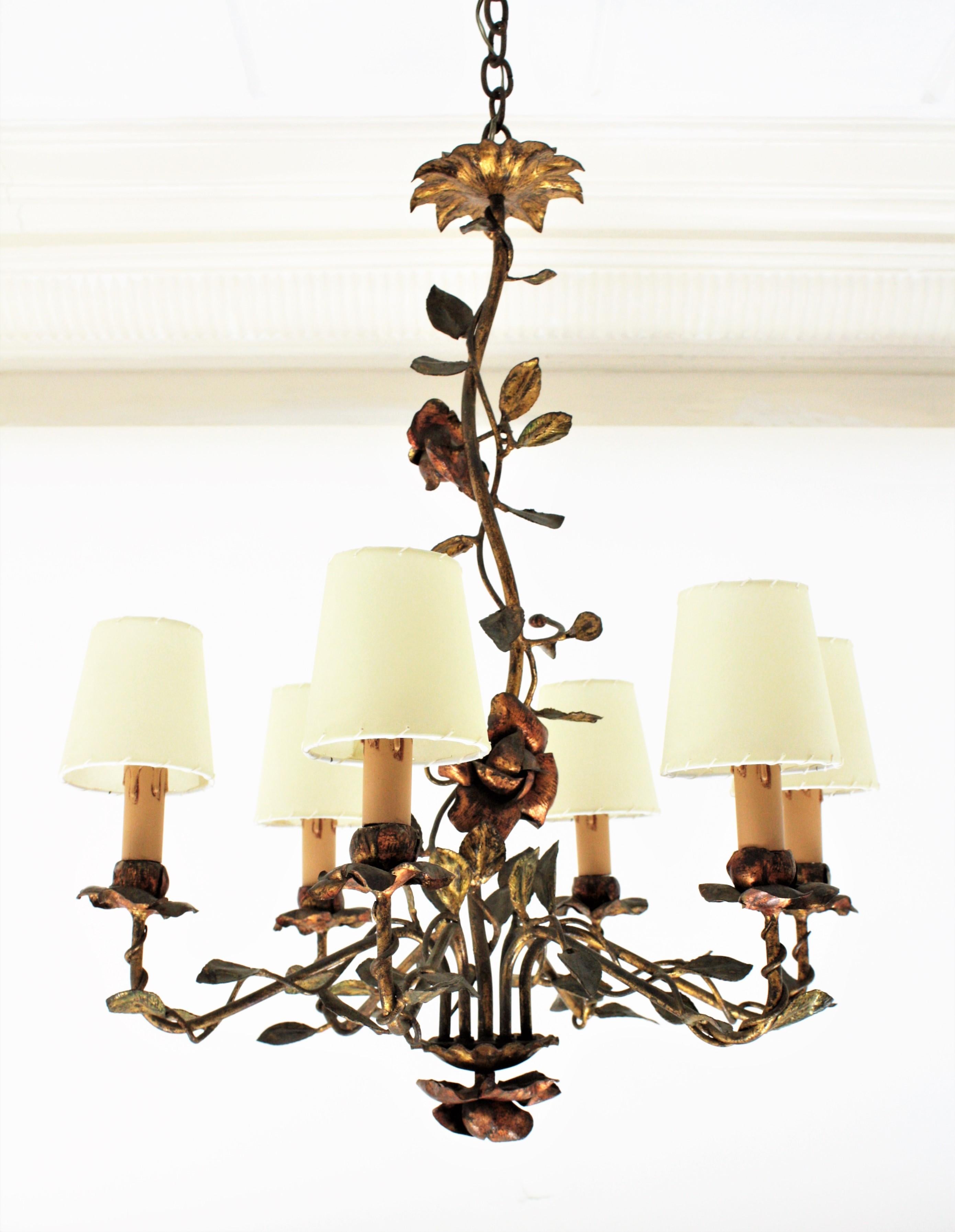 20th Century Spanish Floral Tole Chandelier in Gilt Iron, 1940s For Sale