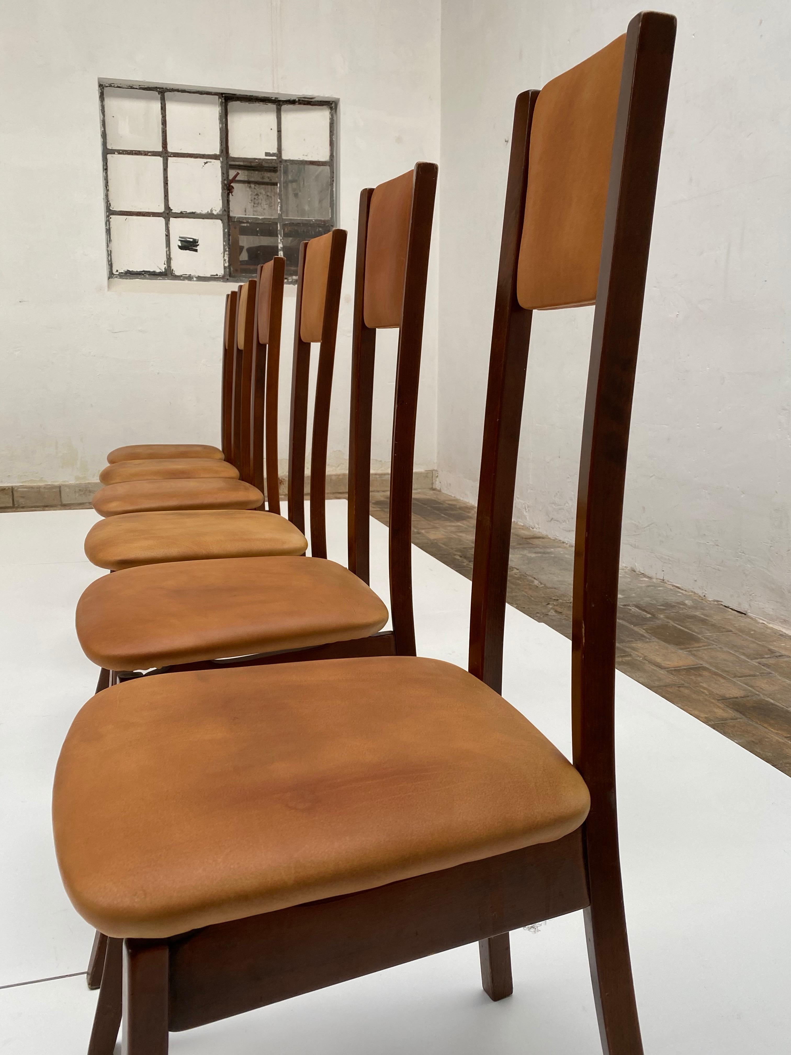 Six walnut  & Leather Mangiarotti 'S11' Dining Chairs, Sorgente Dei Mobili 1972 For Sale 3