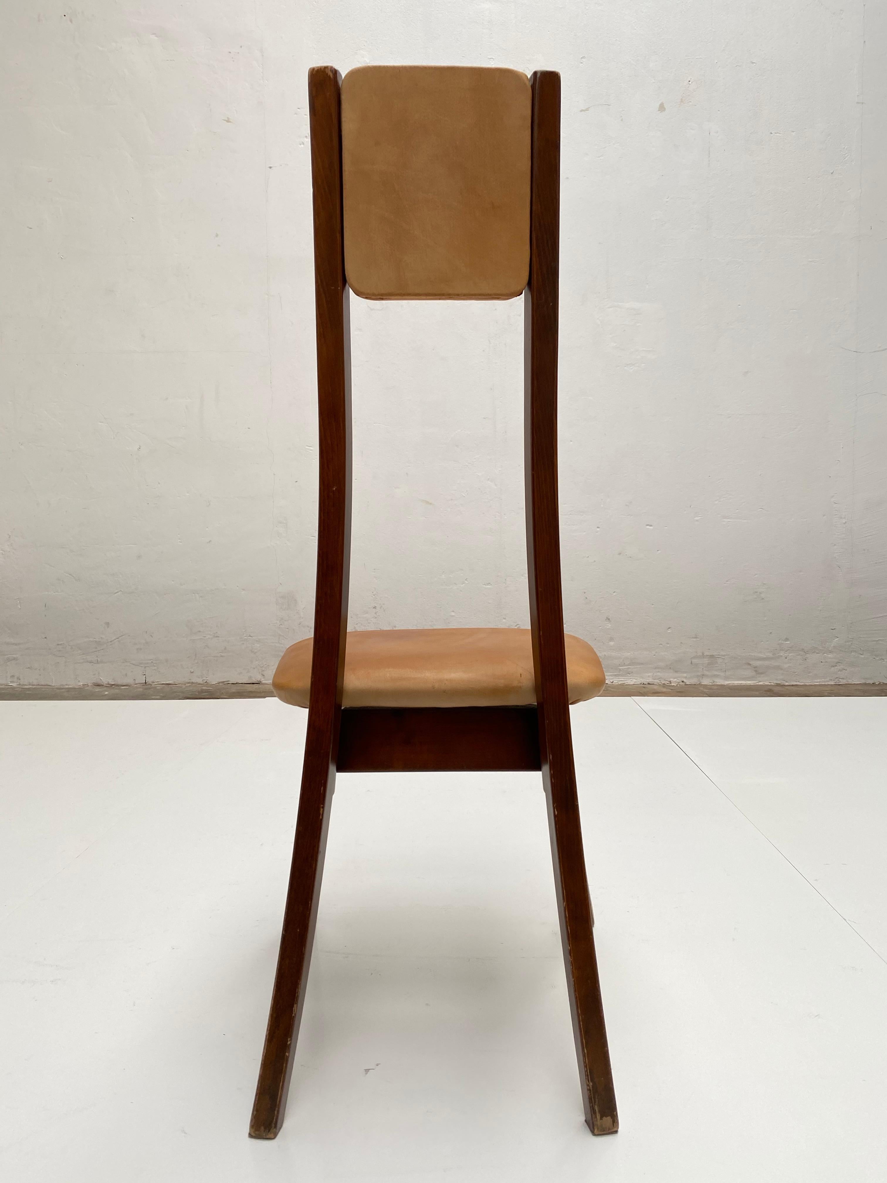 Six walnut  & Leather Mangiarotti 'S11' Dining Chairs, Sorgente Dei Mobili 1972 In Fair Condition For Sale In bergen op zoom, NL