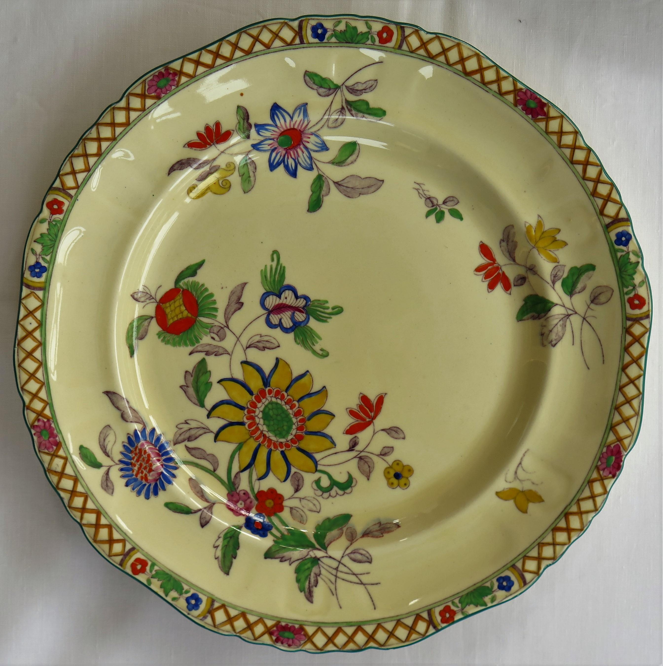 Six Mason's Ironstone Large Dinner Plates Art Nouveau Muscatel Pattern, Ca 1900 For Sale 4