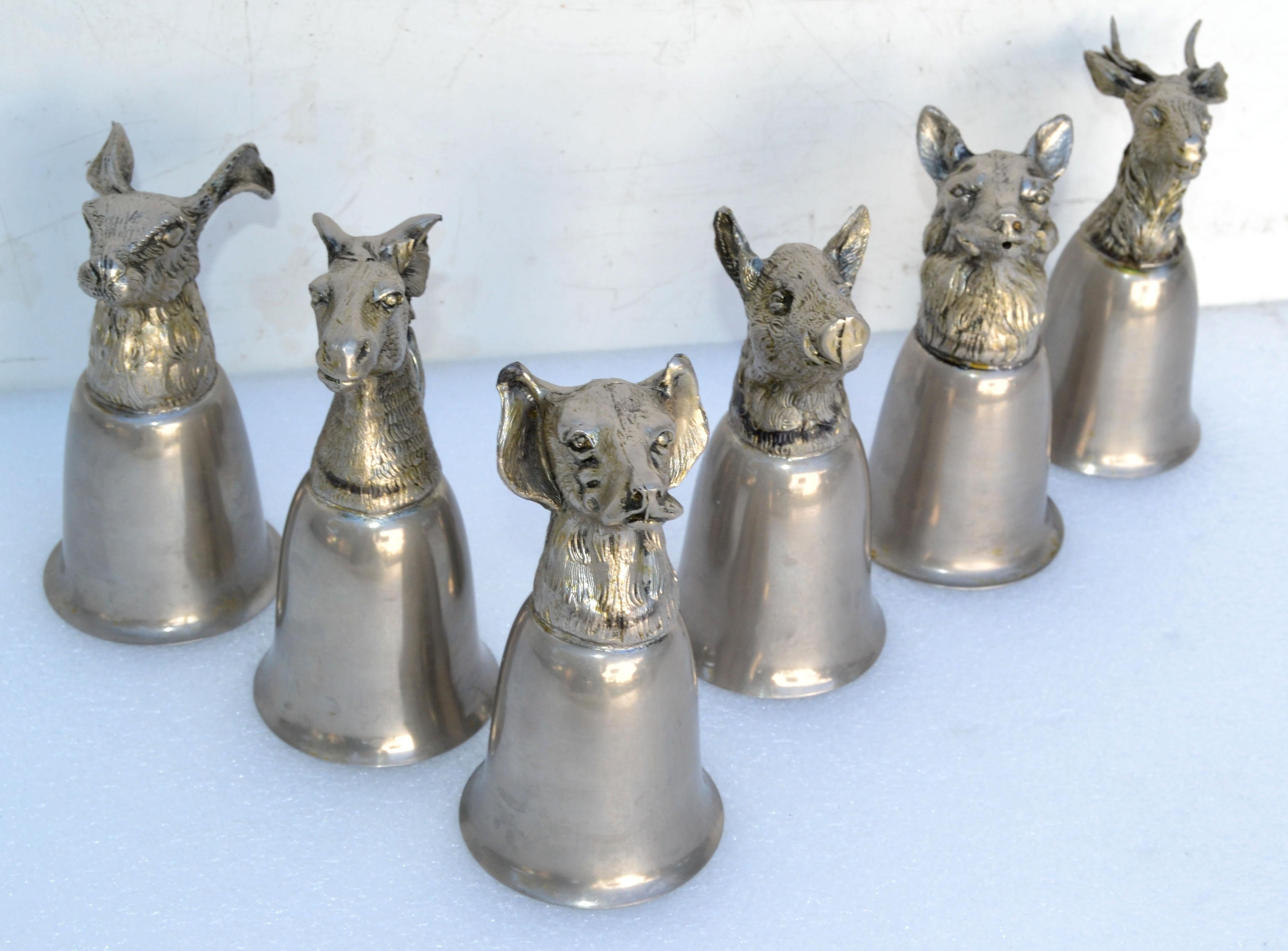 Six Mauro Manetti silver plate animal heads stirrup, goblets, cups, made in Italy.
We have the Hunting collection of a german shepherd, labrador, sheep, rabbit, donkey, boar.
All marked MM Italy.