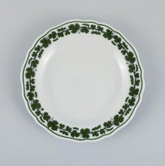 Six Meissen Green Ivy Vine plates in hand-painted porcelain, 1940s