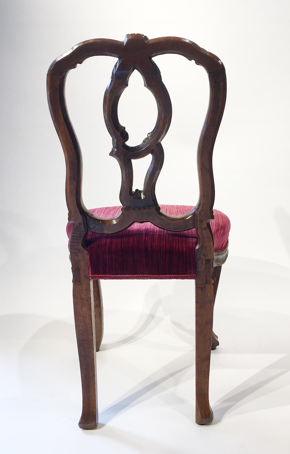Sculpté Six chaises italiennes du milieu du XVIIIe siècle, Venise, vers 1750 en vente