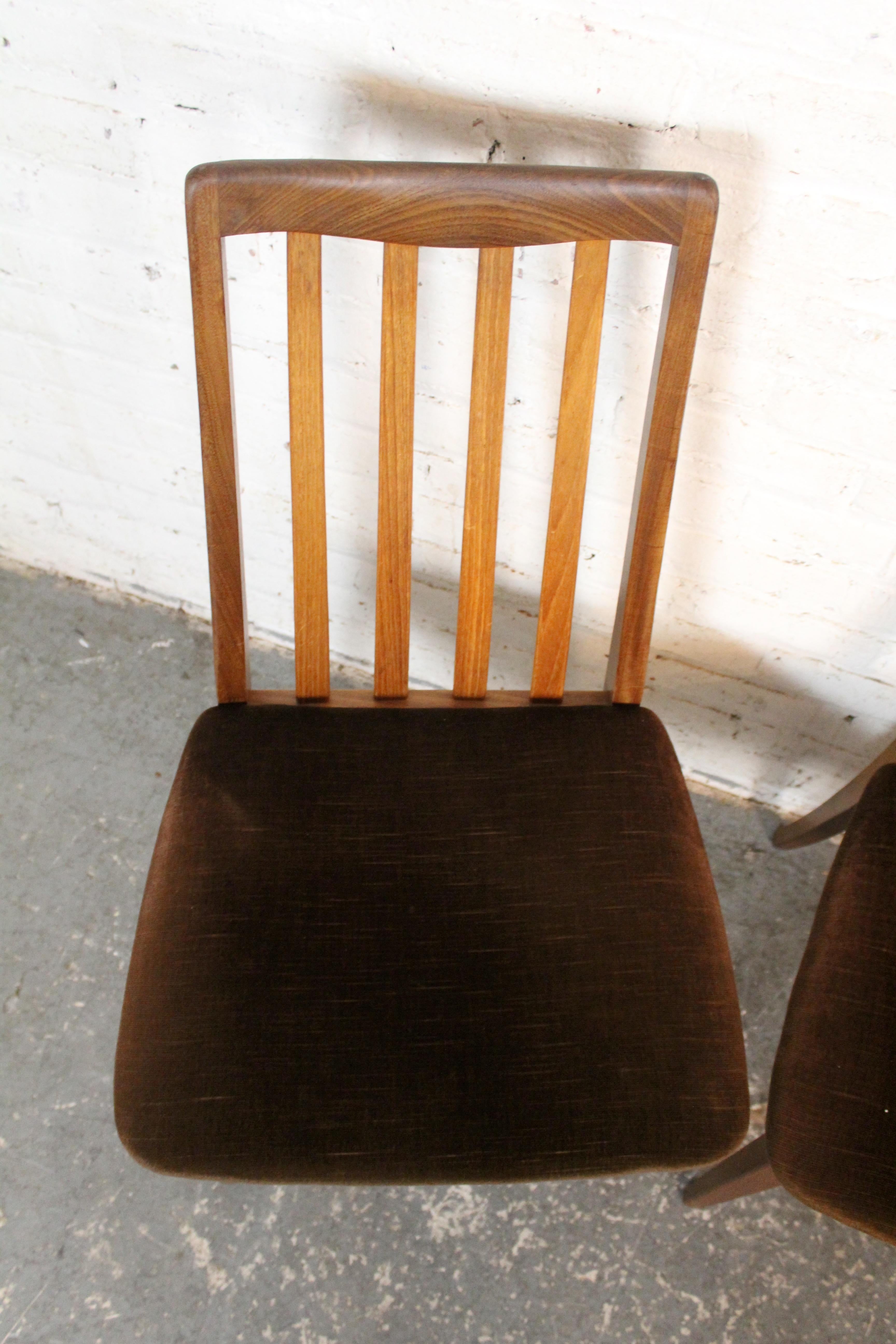 20ième siècle Six chaises de salle à manger britanniques en teck du milieu du siècle par Victor Wilkins pour G-Plan en vente