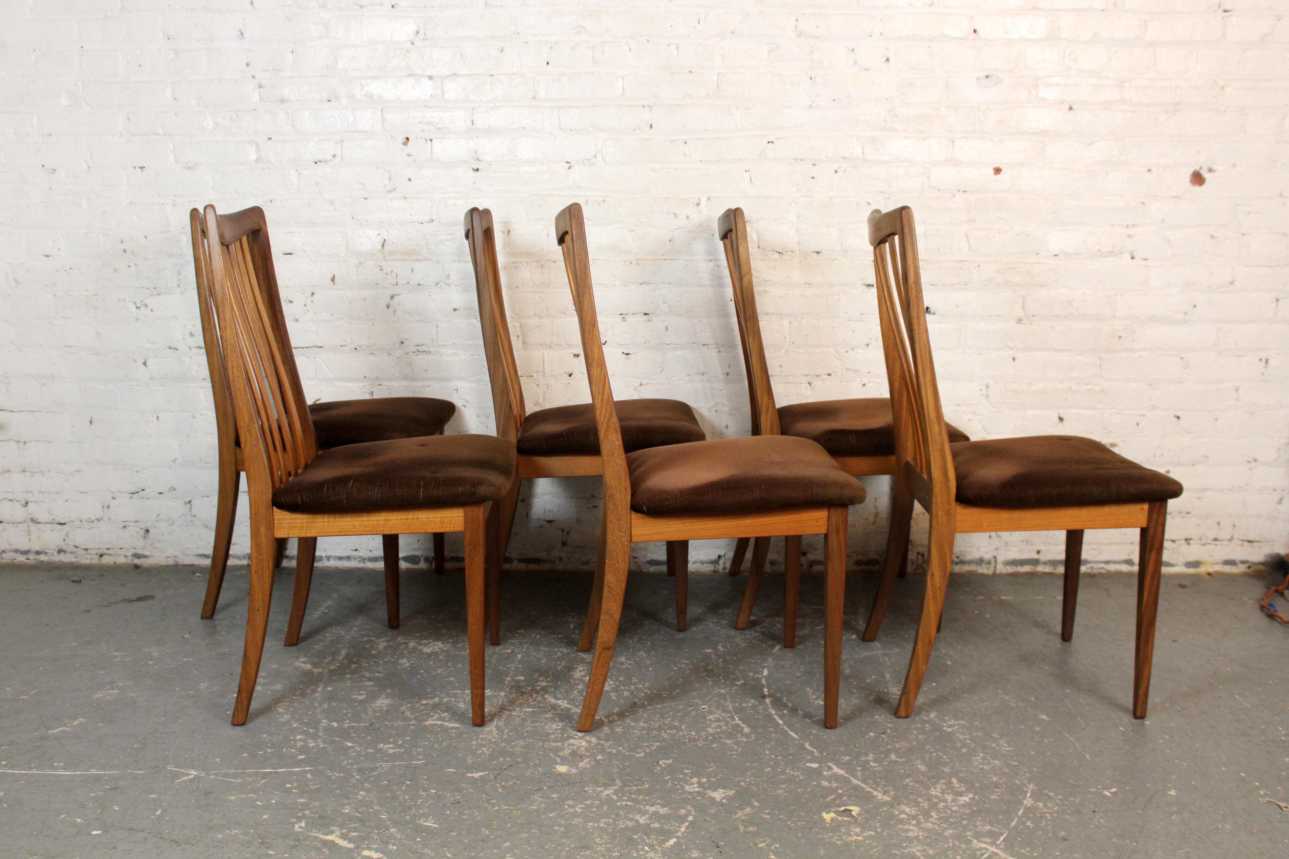 Tissu Six chaises de salle à manger britanniques en teck du milieu du siècle par Victor Wilkins pour G-Plan en vente