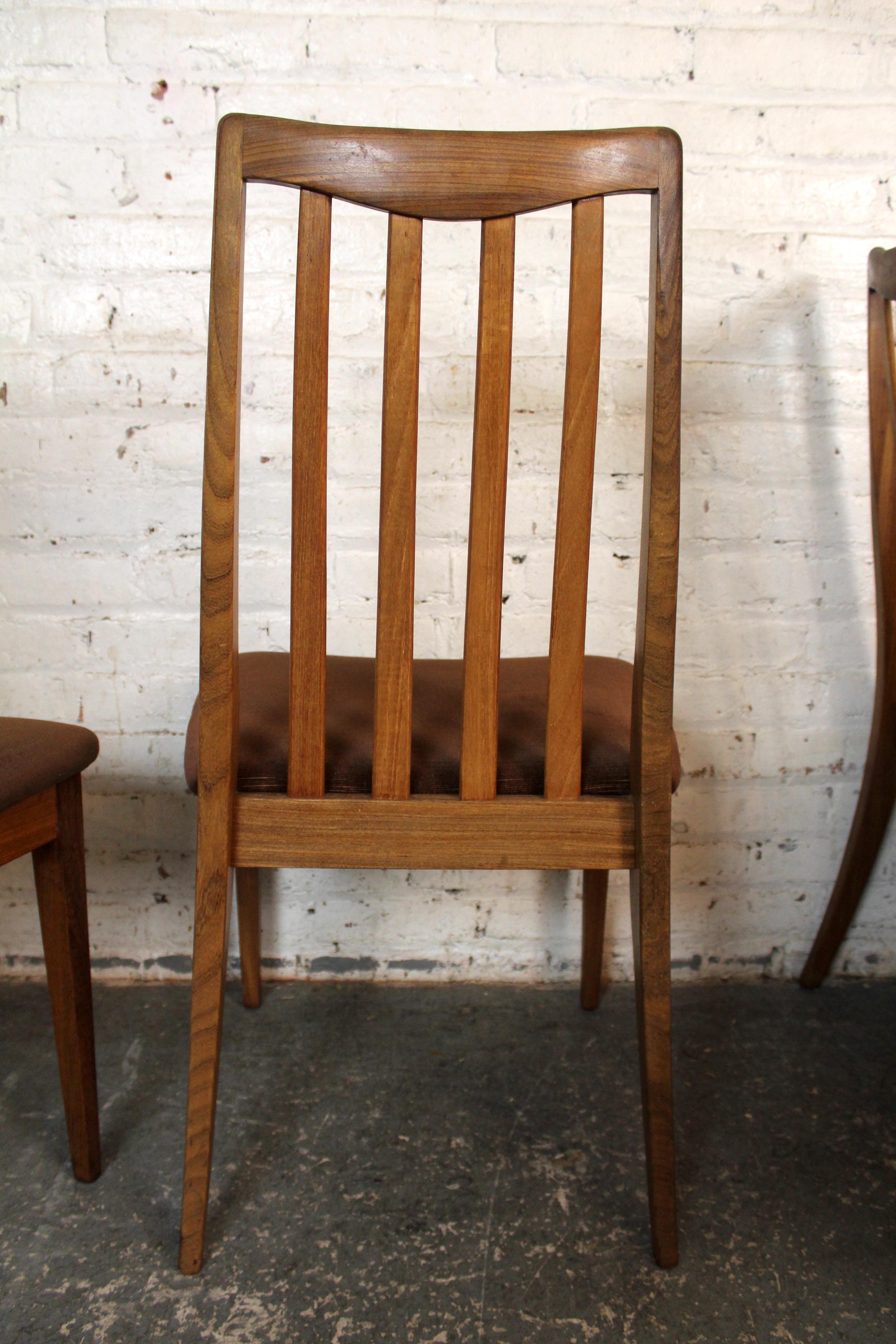 Six chaises de salle à manger britanniques en teck du milieu du siècle par Victor Wilkins pour G-Plan en vente 1