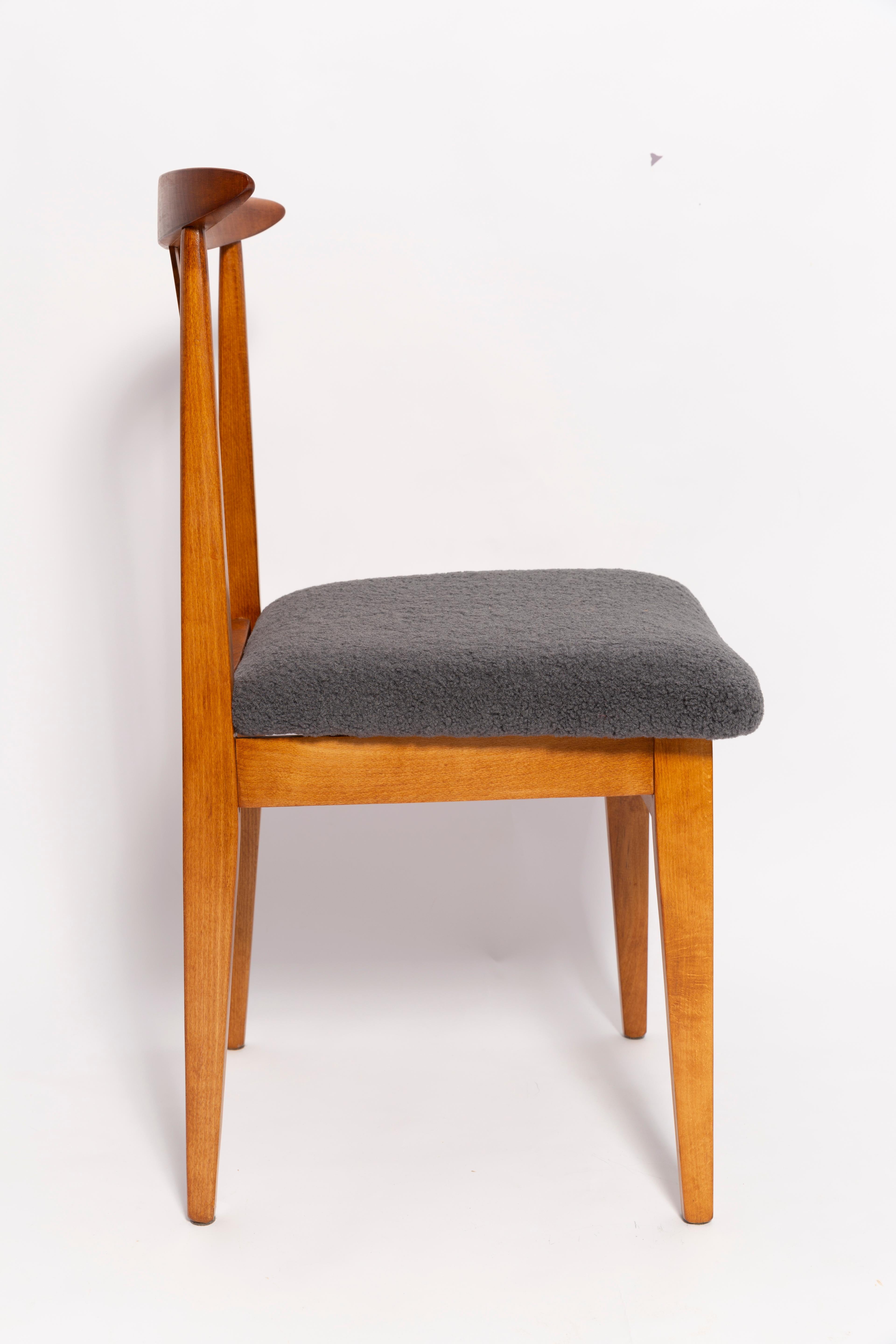 Mid-Century Modern Six Mid-Century Graphite Boucle Chairs, Medium Wood, M Zielinski, Europe 1960 For Sale