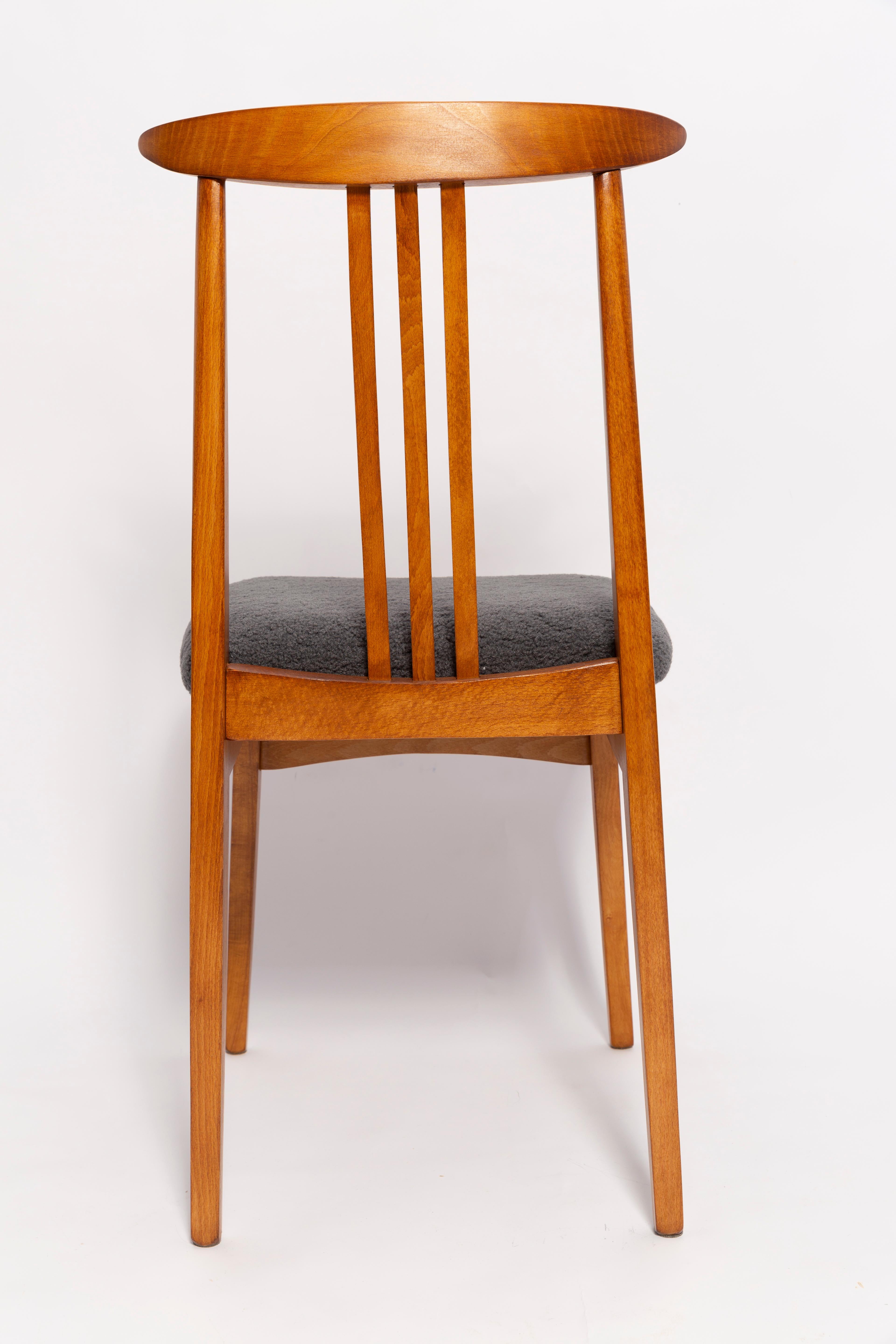 Six Mid-Century Graphite Boucle Chairs, Medium Wood, M Zielinski, Europe 1960 In Excellent Condition For Sale In 05-080 Hornowek, PL