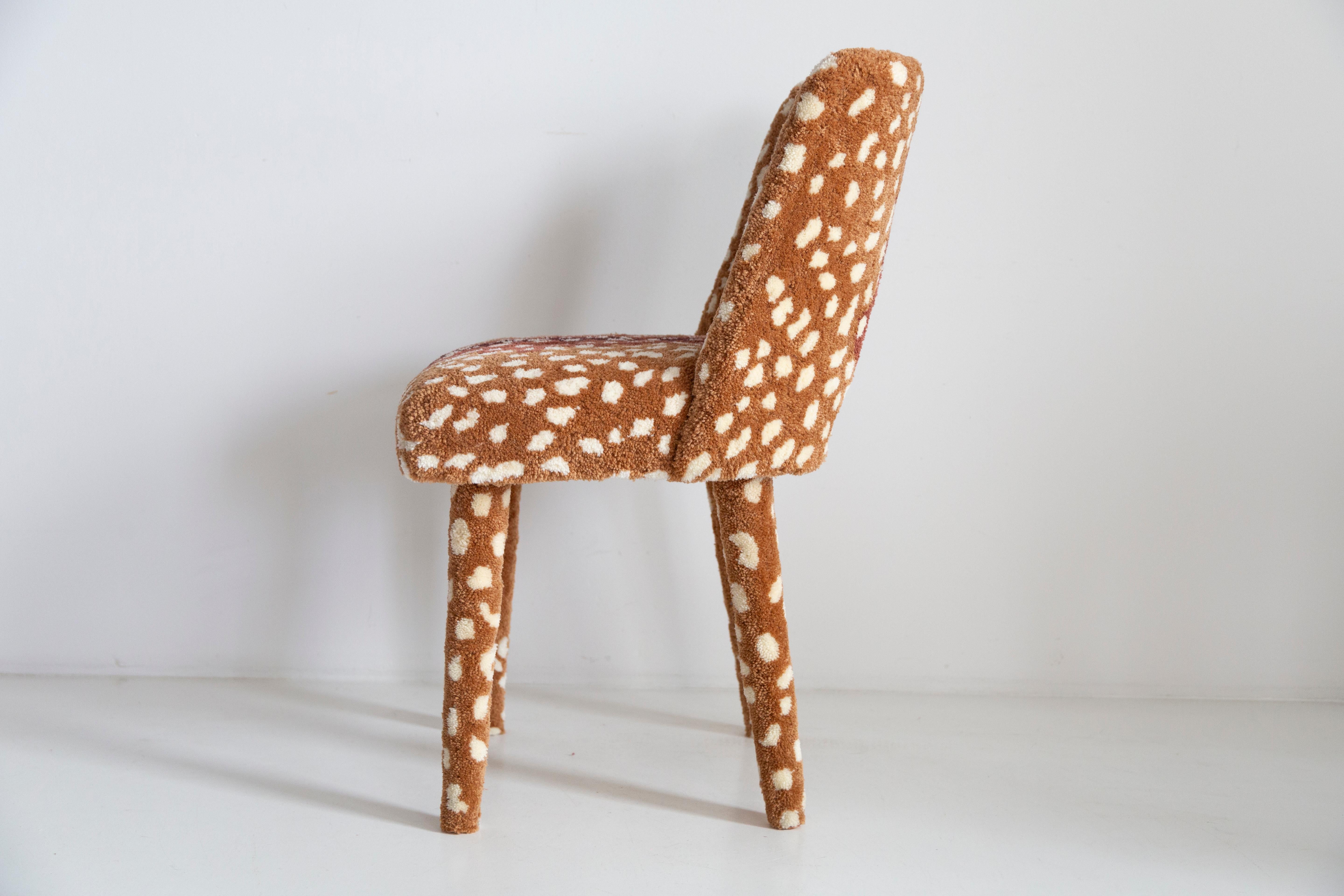 Sechs Mid Century Hand Tufting Reh Bambi Wolle Shell Stühle, Europa, 1960er Jahre (Polnisch) im Angebot