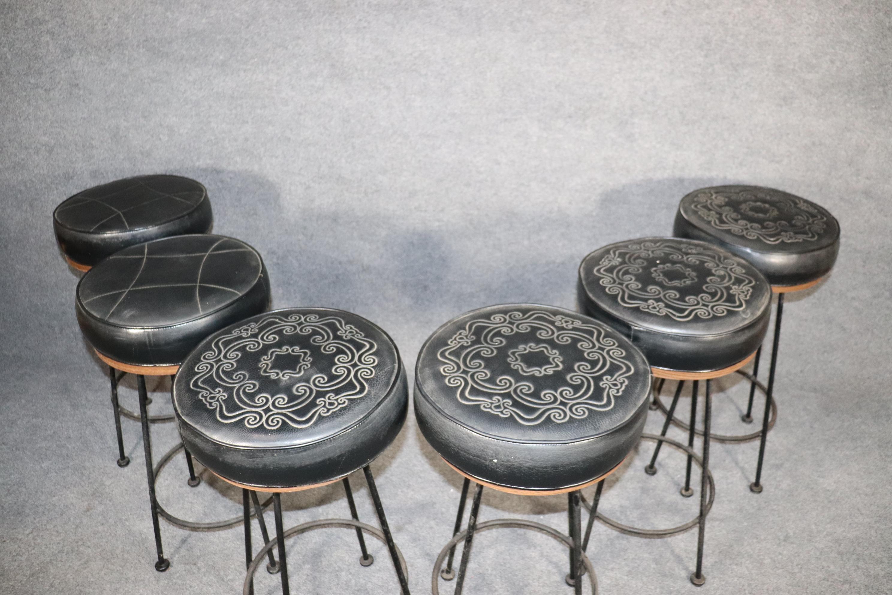 Set of six midcentury stools made of strong iron with vinyl seats. Simple 60s style for indoor or outdoor use.
Please confirm location NY or NJ.