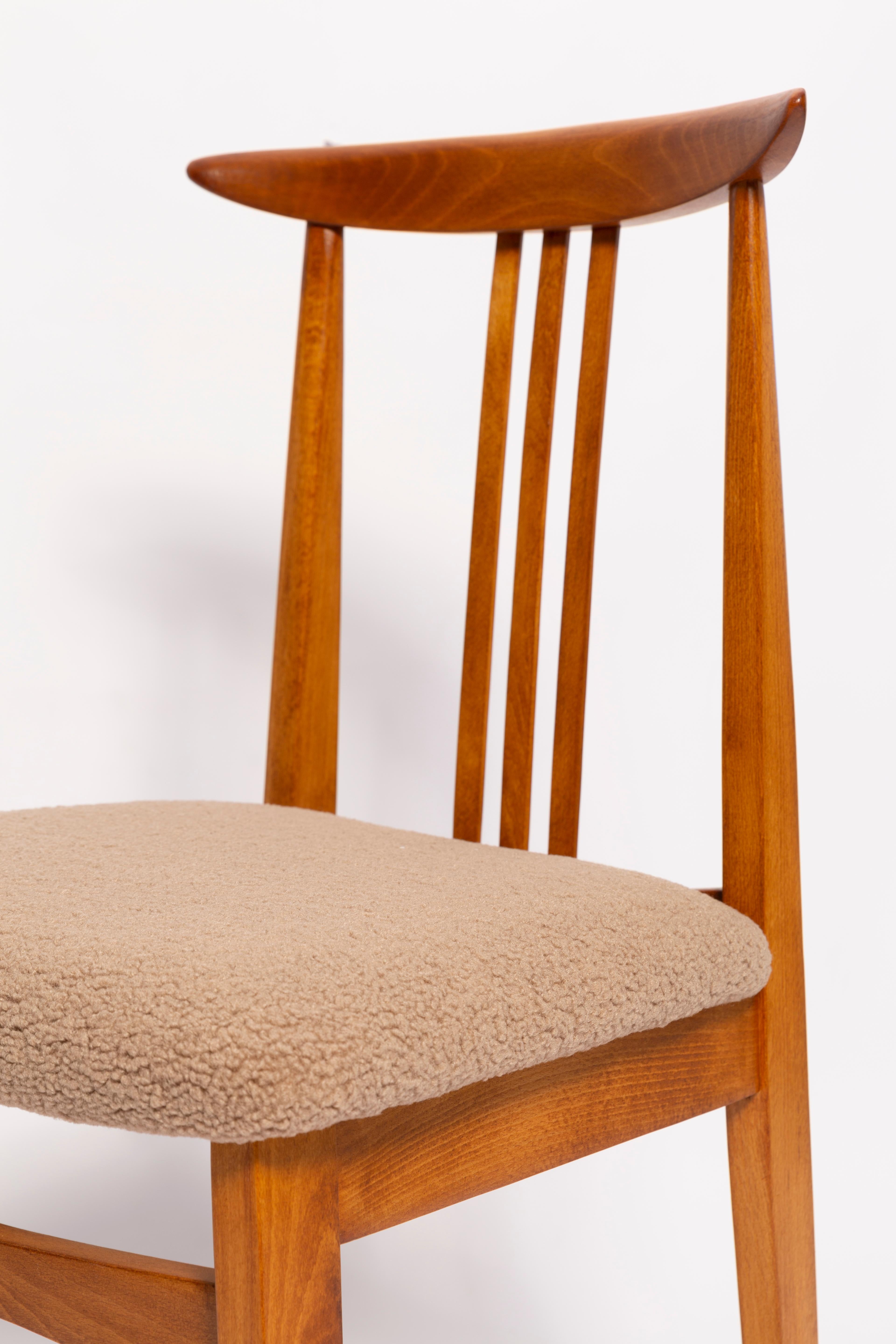 Six Mid-Century Latte Boucle Chairs, Medium Wood, M. Zielinski, Europe 1960s For Sale 2