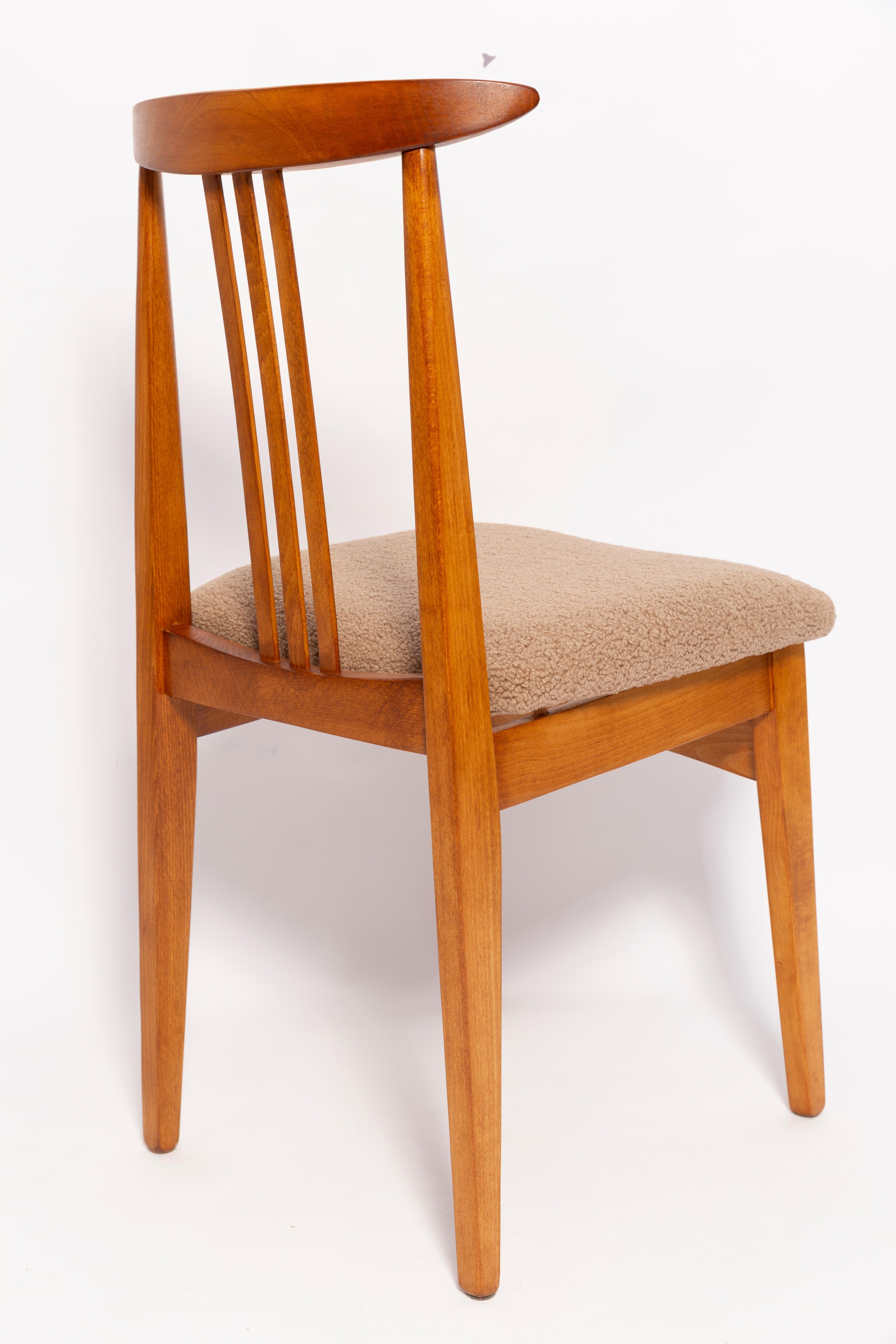 Six Mid-Century Latte Boucle Chairs, Medium Wood, M. Zielinski, Europe 1960s In Excellent Condition For Sale In 05-080 Hornowek, PL