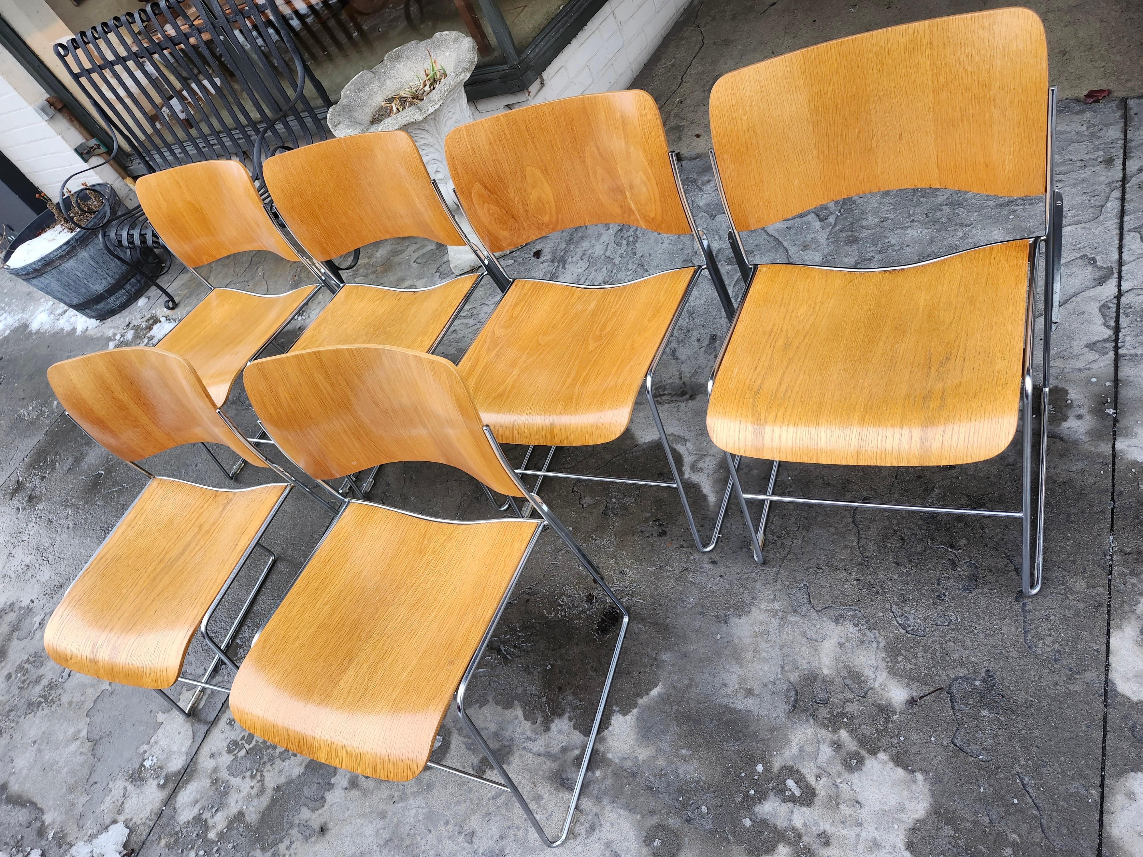 Six Mid-Century Modern Ash Stacking Chairs by David Rowland Iconic 40/4 Chair im Angebot 6