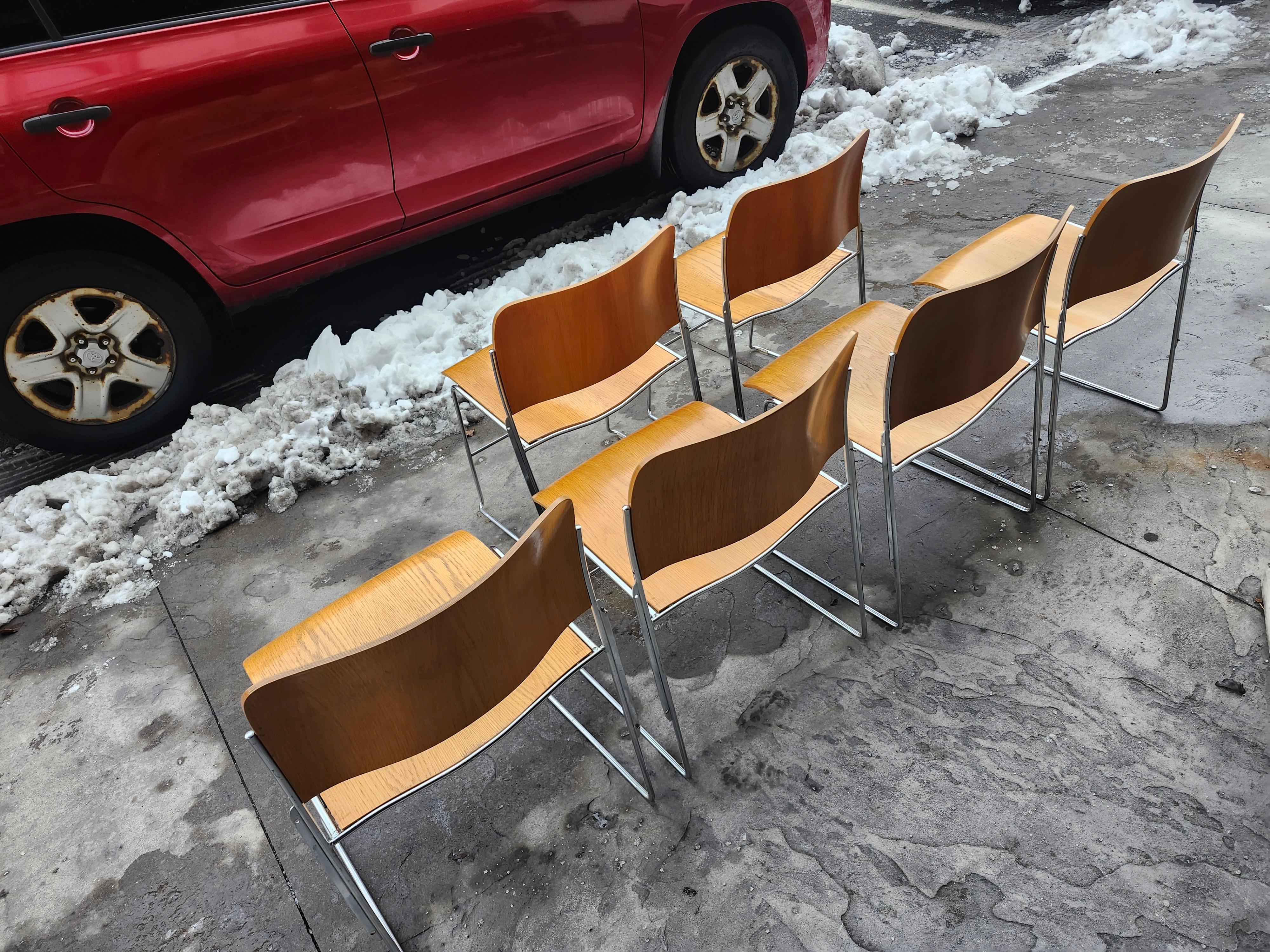 Six Mid-Century Modern Ash Stacking Chairs by David Rowland Iconic 40/4 Chair im Angebot 7
