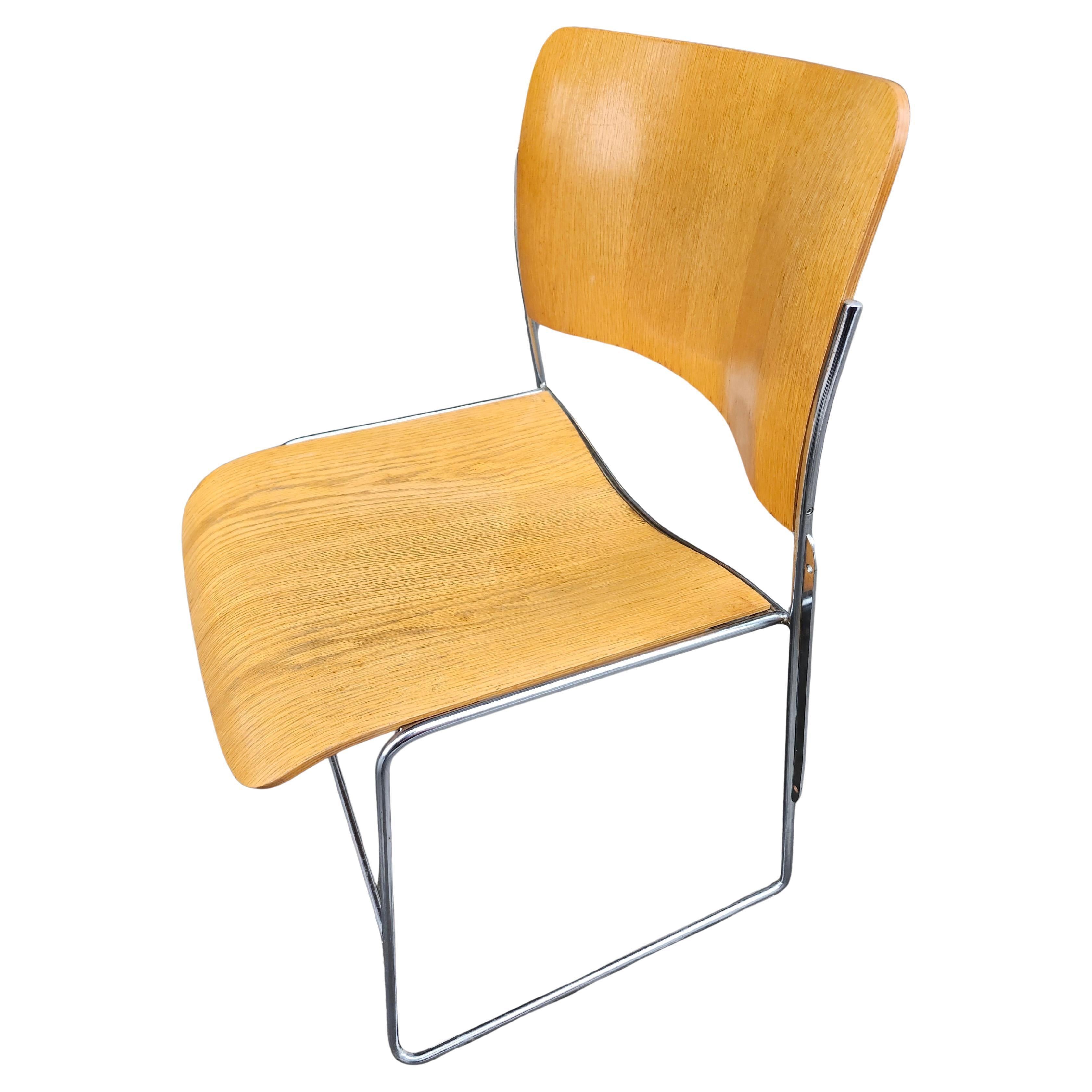 Six Mid-Century Modern Ash Stacking Chairs by David Rowland Iconic 40/4 Chair (amerikanisch) im Angebot