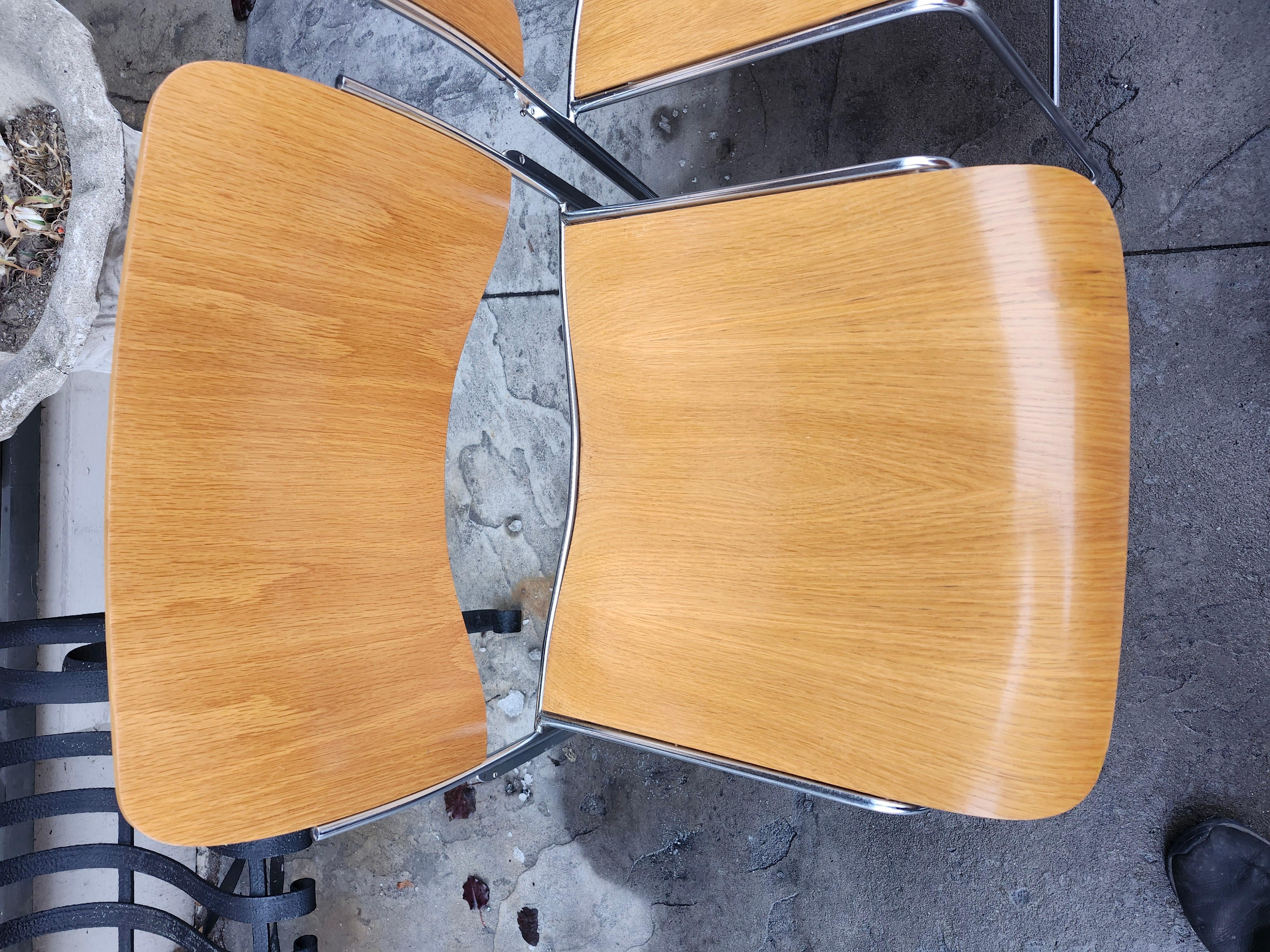 Six Mid-Century Modern Ash Stacking Chairs by David Rowland Iconic 40/4 Chair (Stahl) im Angebot