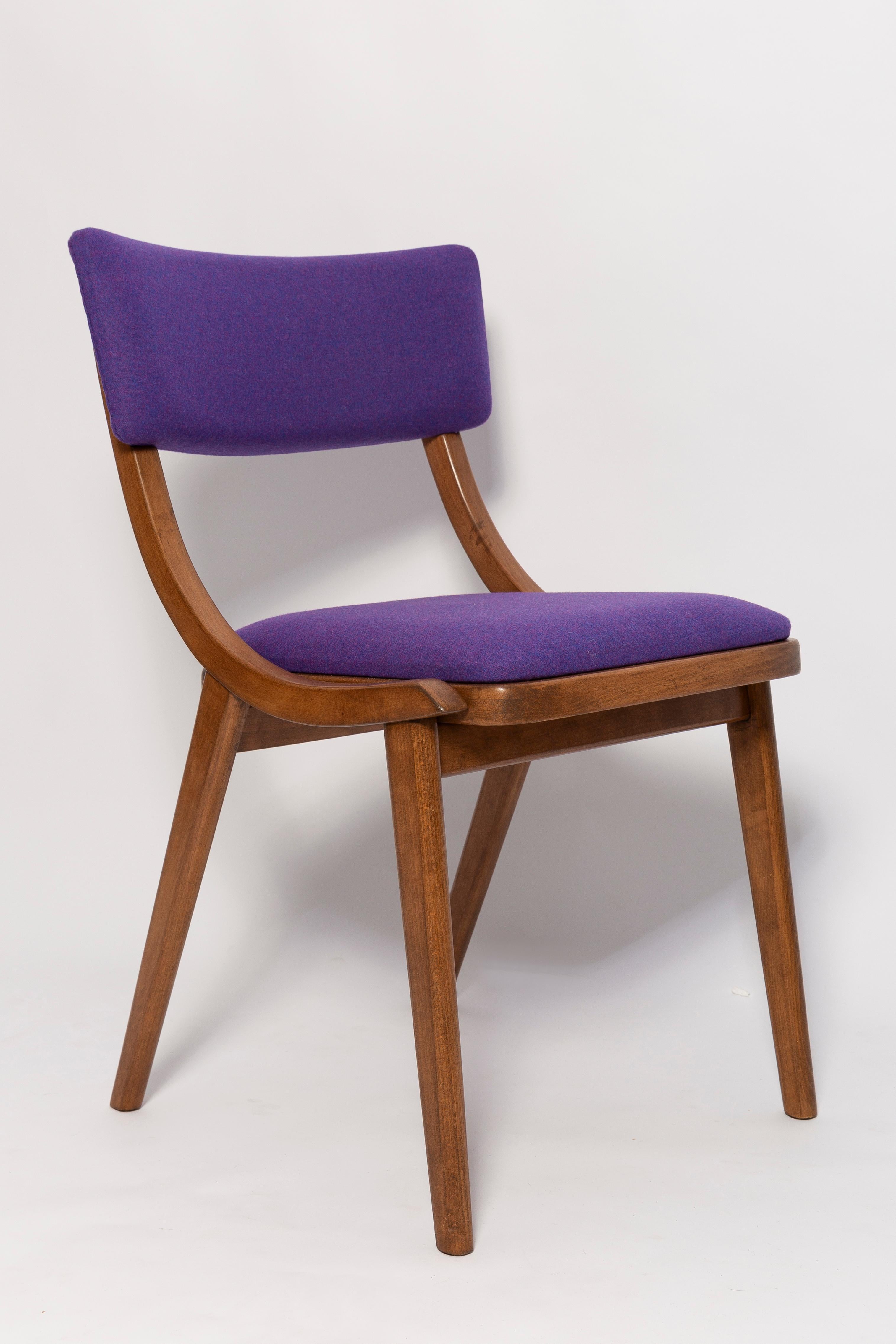 Six Mid Century Modern Bumerang Chairs, Purple Violet Wool, Poland, 1960s In Excellent Condition For Sale In 05-080 Hornowek, PL