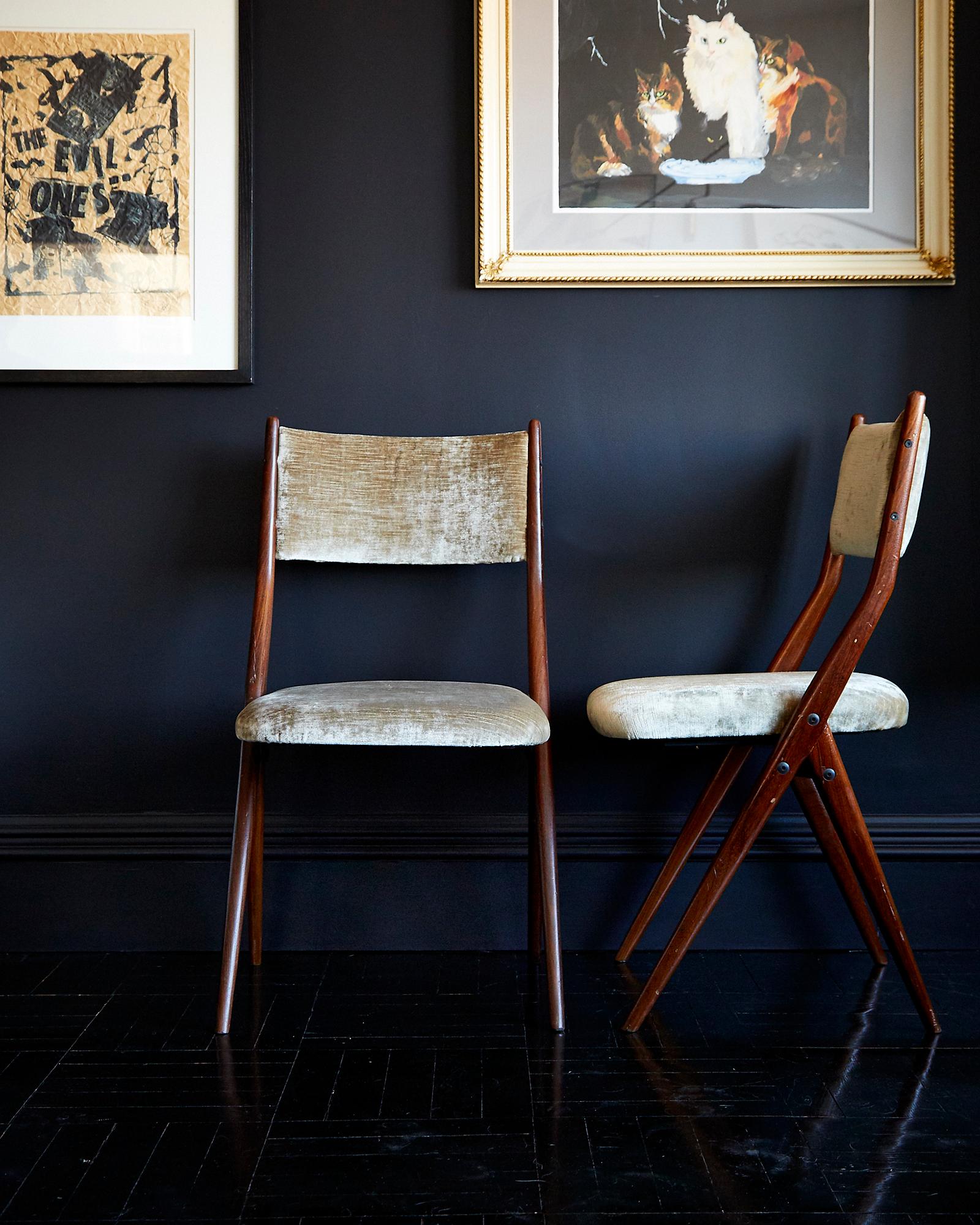 Four Mid-Century Modern Italian Scissor Shape Mahogany and Velvet Dining Chairs For Sale 2