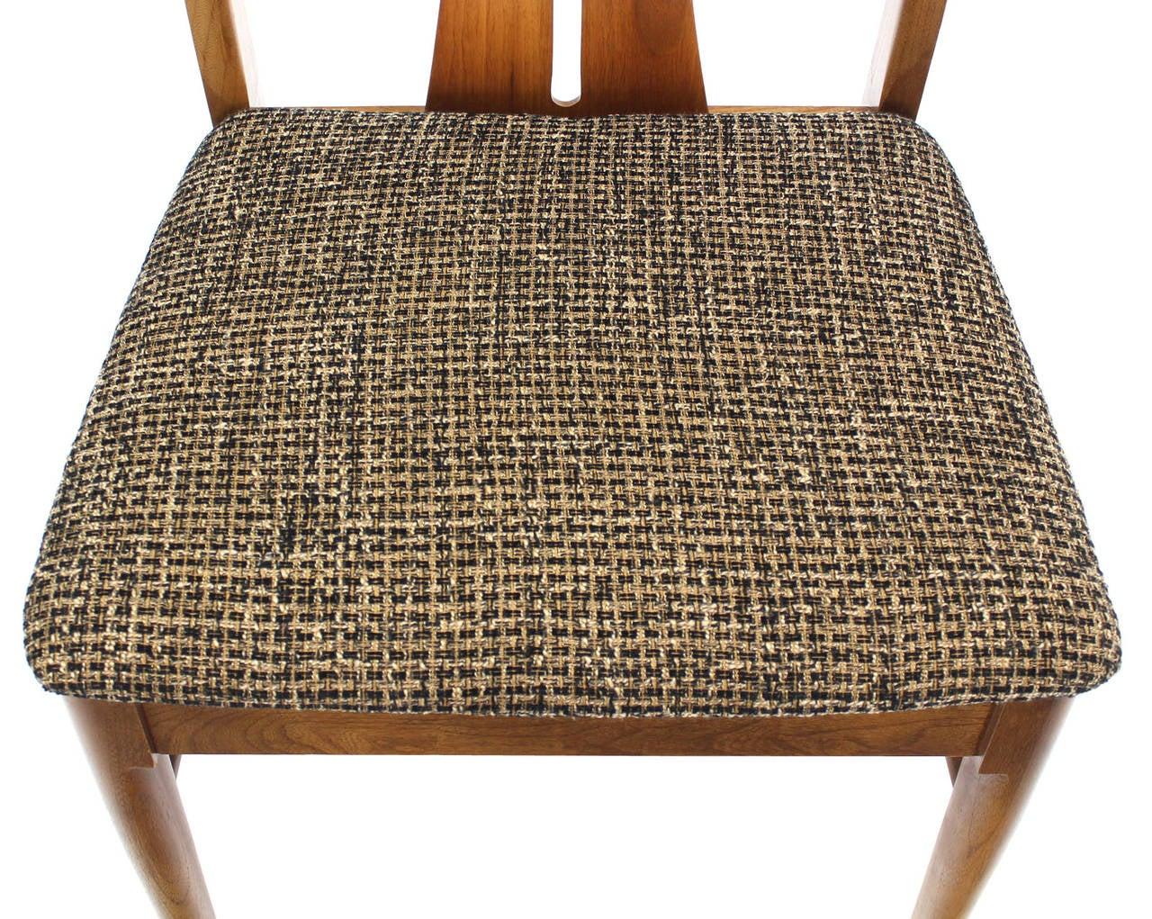 Six Mid-Century Modern Medium Light Walnut Dining Chairs New Upholstery MINT For Sale 4