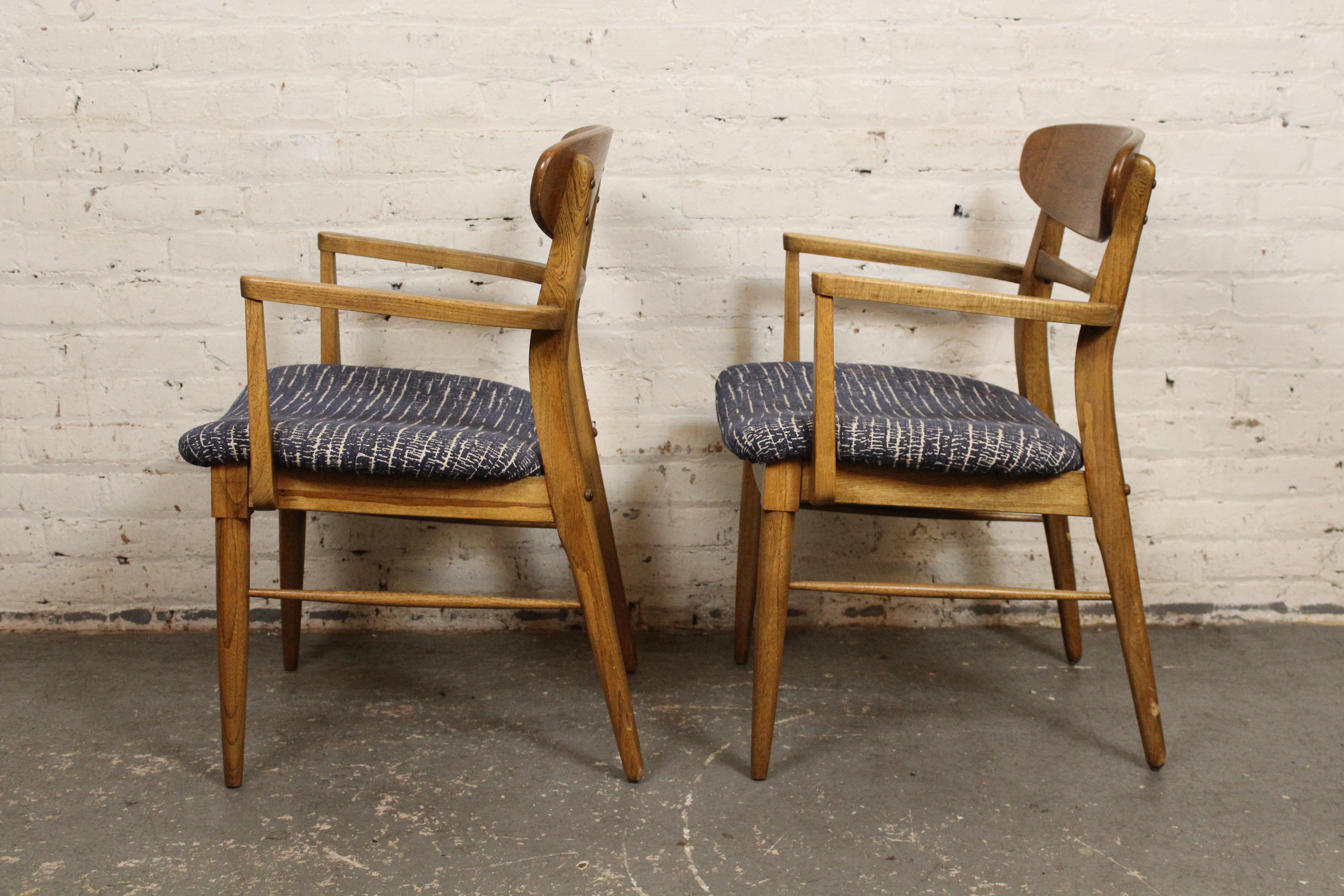 Sechs Esszimmerstühle aus Eiche aus der Mitte des Jahrhunderts von Lane Furniture im Angebot 3