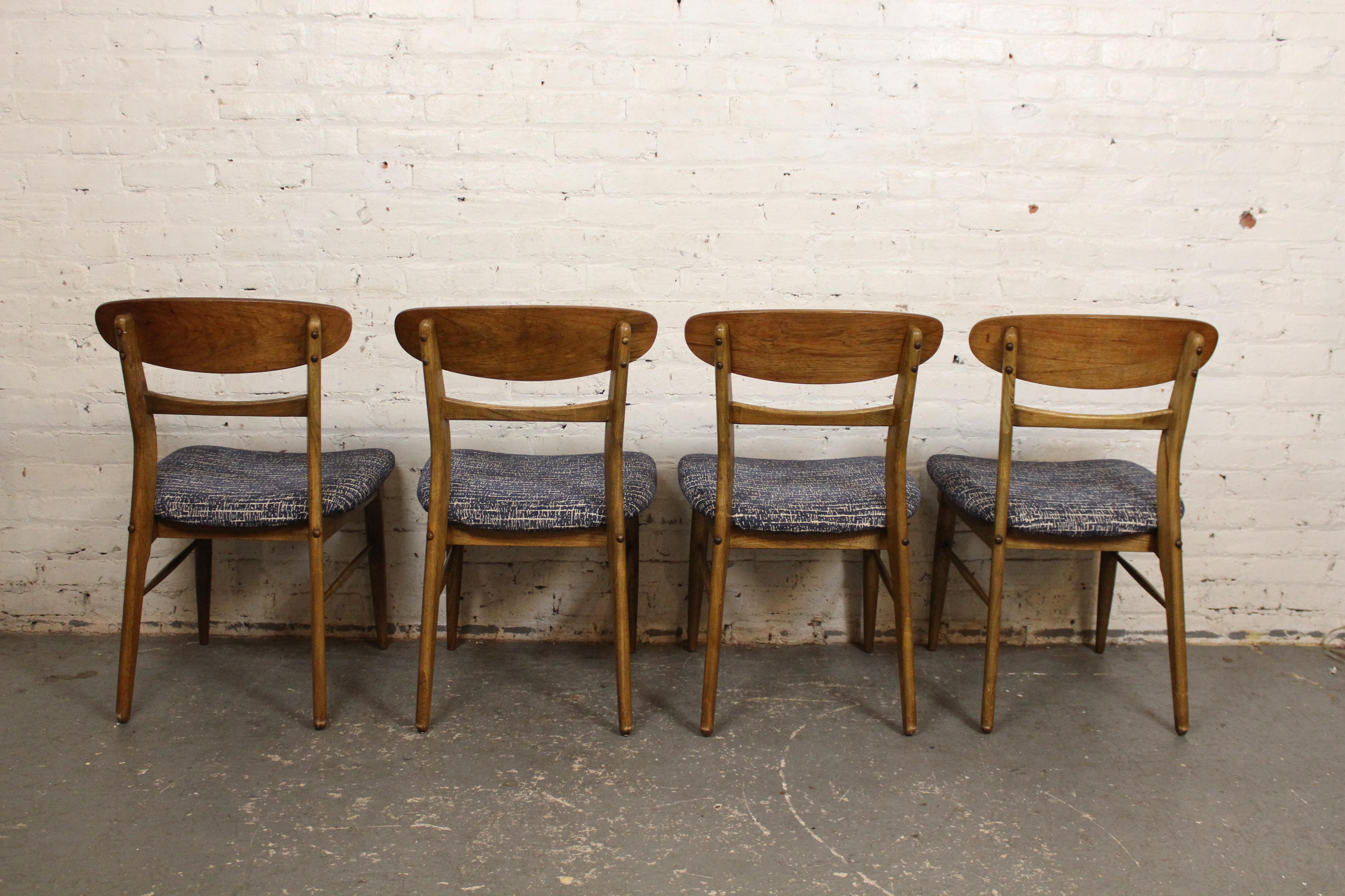 Sechs Esszimmerstühle aus Eiche aus der Mitte des Jahrhunderts von Lane Furniture (amerikanisch) im Angebot