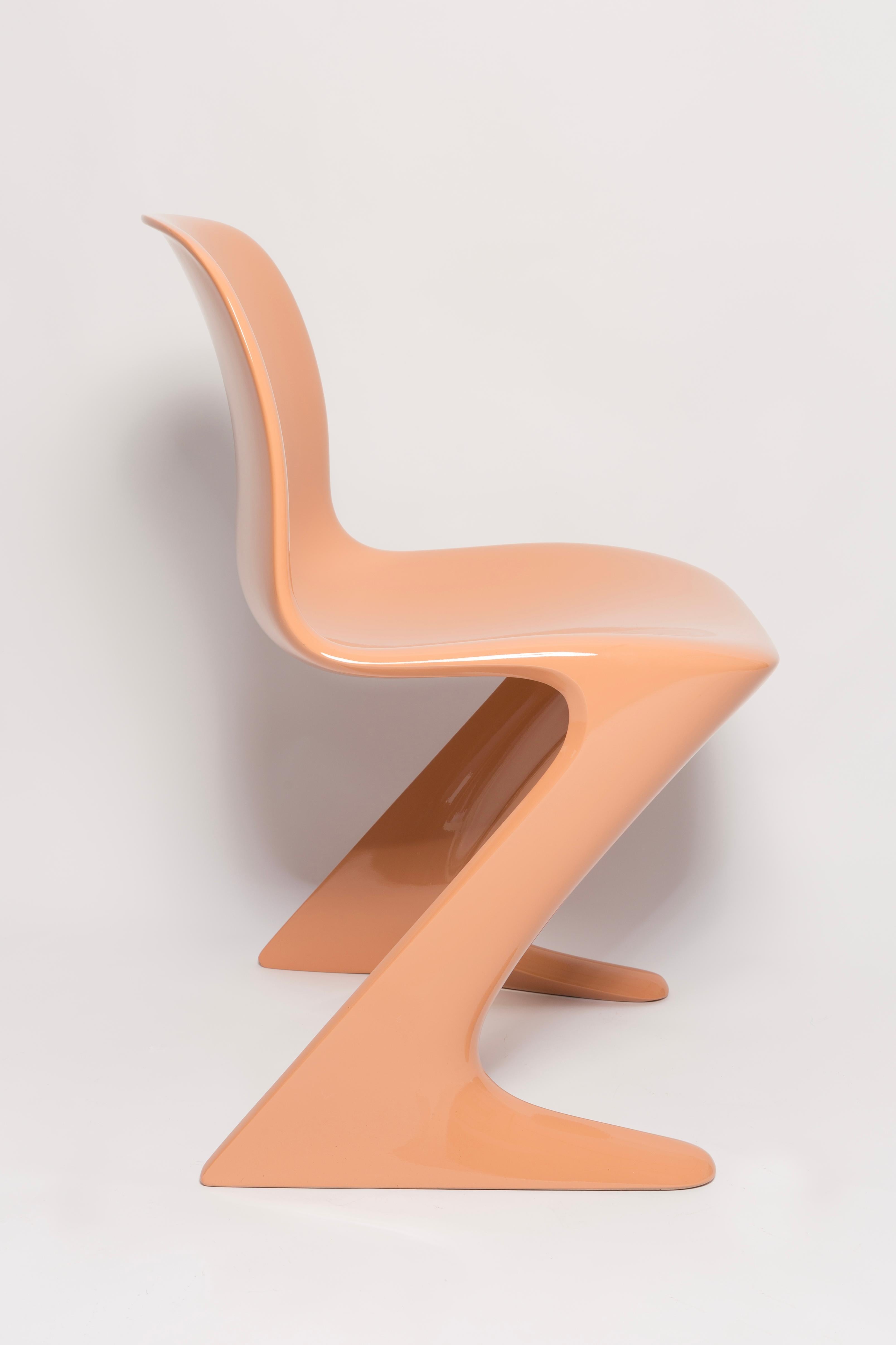 Sechs Känguru-Stühle in Orange-Aprikose aus der Mitte des Jahrhunderts, Ernst Moeckl, Deutschland, 1968 (Lackiert) im Angebot