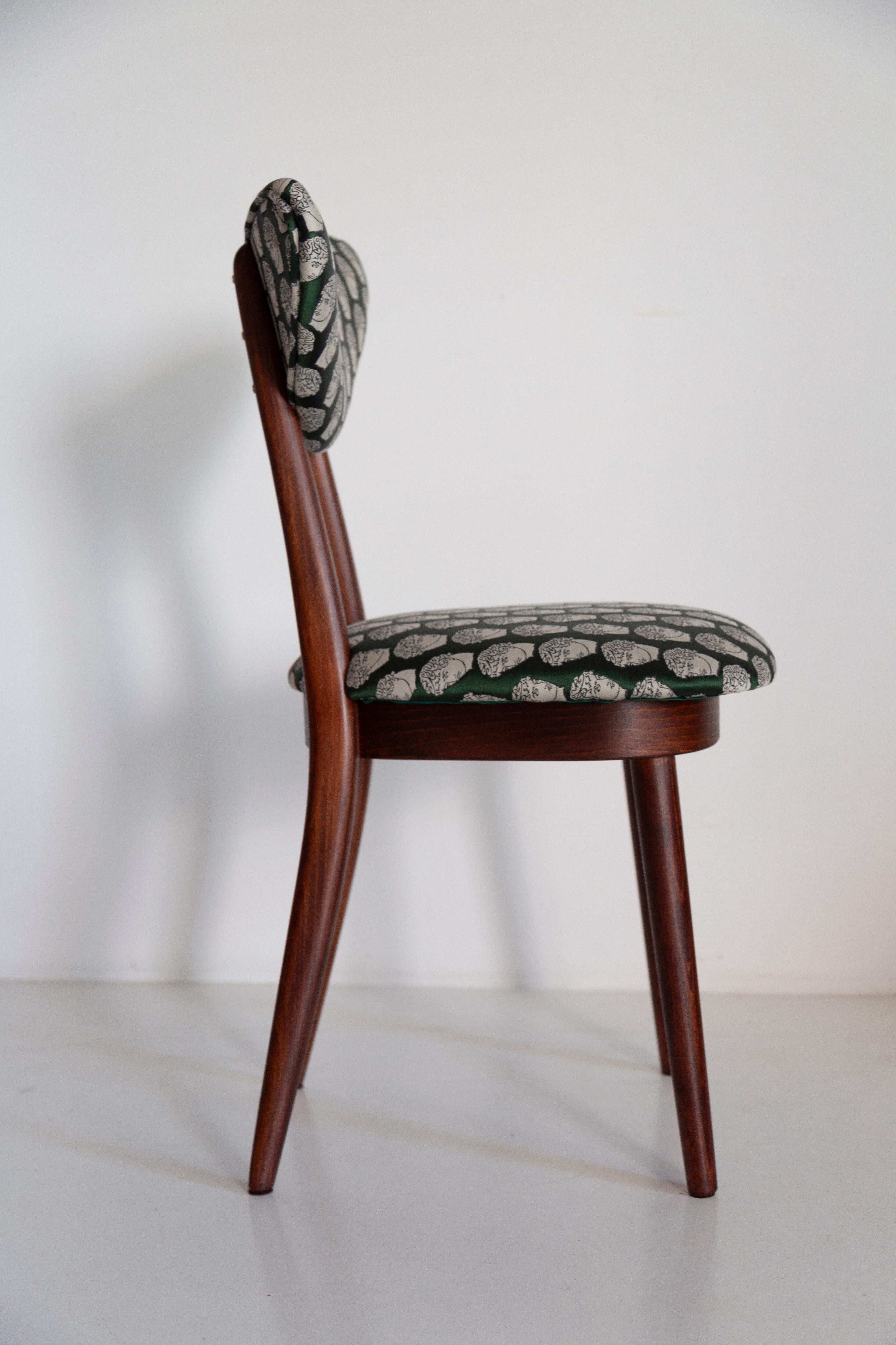 Sechs Midcentury David Print Smaragd Satin, dunkles Holz Herz Stühle, Europa, 1960er Jahre (Handgefertigt) im Angebot