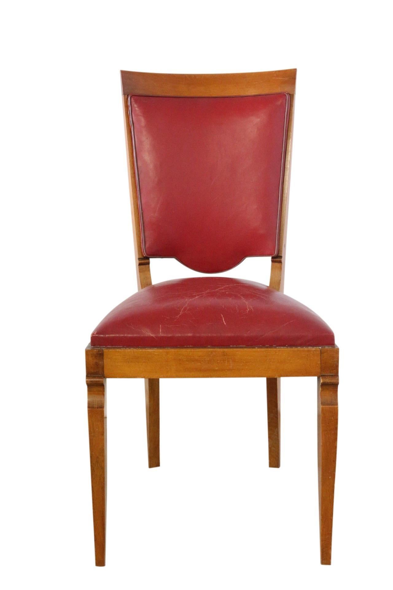 Set of six French dining chairs circa 1960 
Red leather 
Leather to use or can easily be recovered to suit your interior
In good vintage condition solid and sound.
       
  wooden case	149,00	108,00	78,00	 cm/Kg	97

