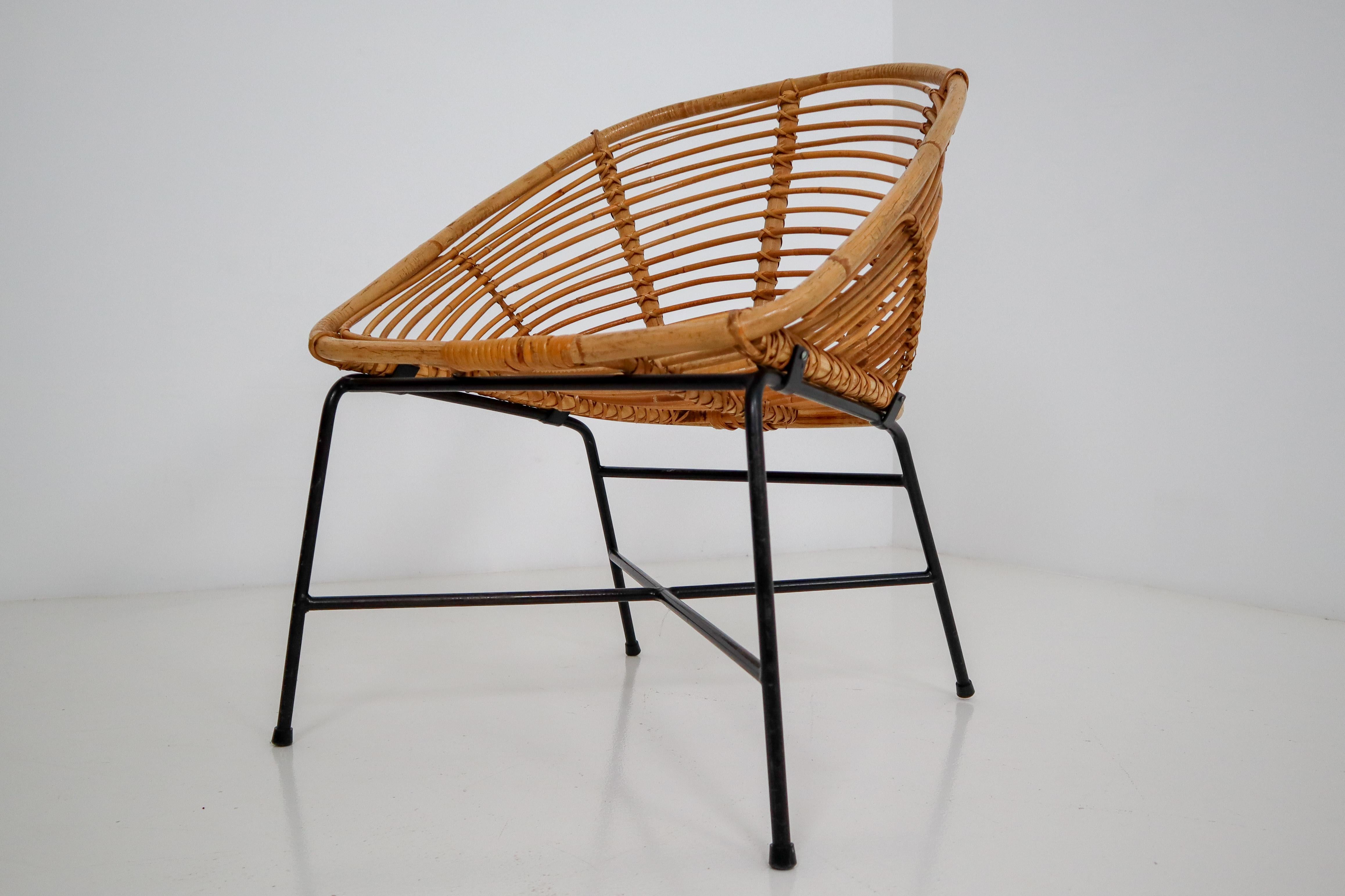 Six Midcentury Rattan, Wicker and Iron Patio Chairs, Italy, 1960s In Good Condition In Almelo, NL