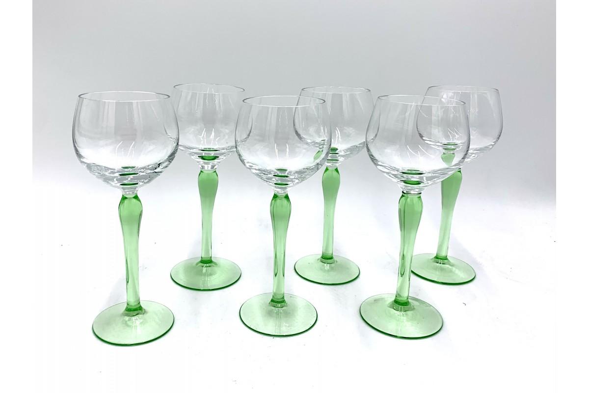 Set of 6 wine glasses on a green stem

Very good condition

Measures: Height 19cm, Diameter 7cm.