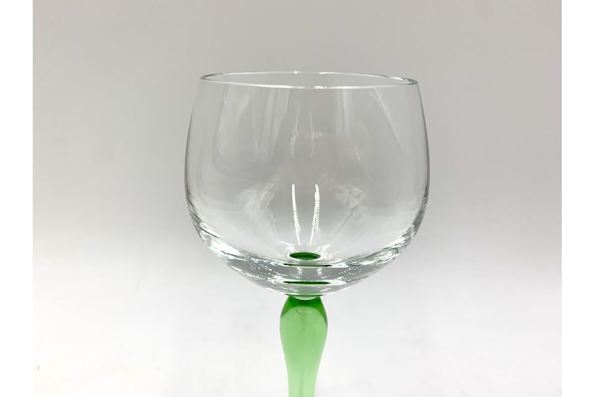 Six Midcentury Wine Glasses on Green Leg, Poland, 1960s In Good Condition In Chorzów, PL