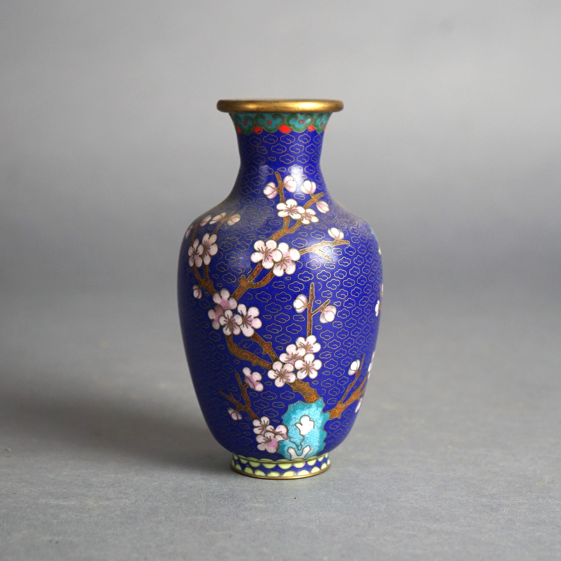 Cloisonné Six Miniatures Vases à fleurs émaillés cloisonnés japonais Meiji C1920 en vente