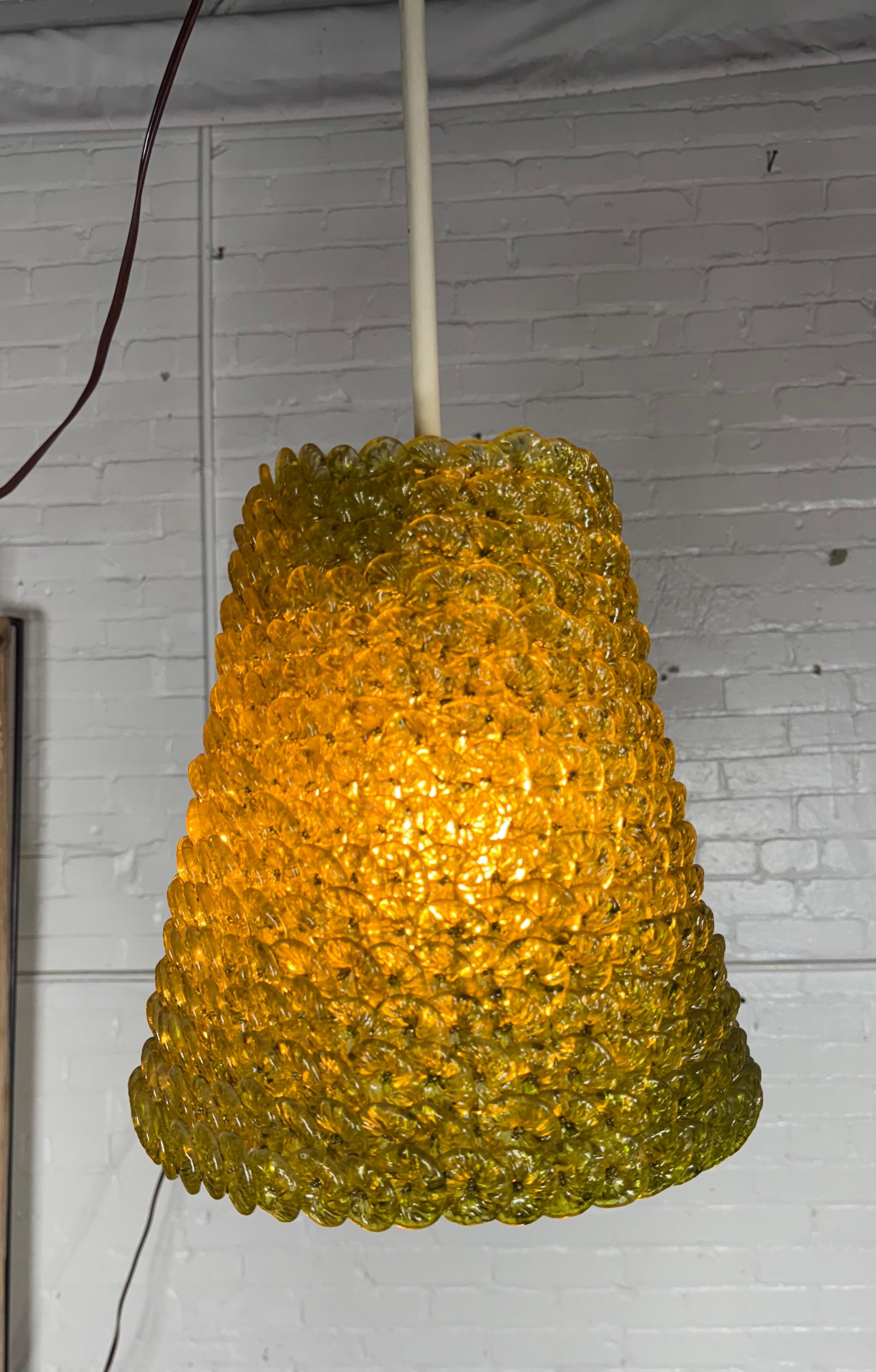 Sei luci a sospensione con petali di fiori in vetro di Murano in vendita 6