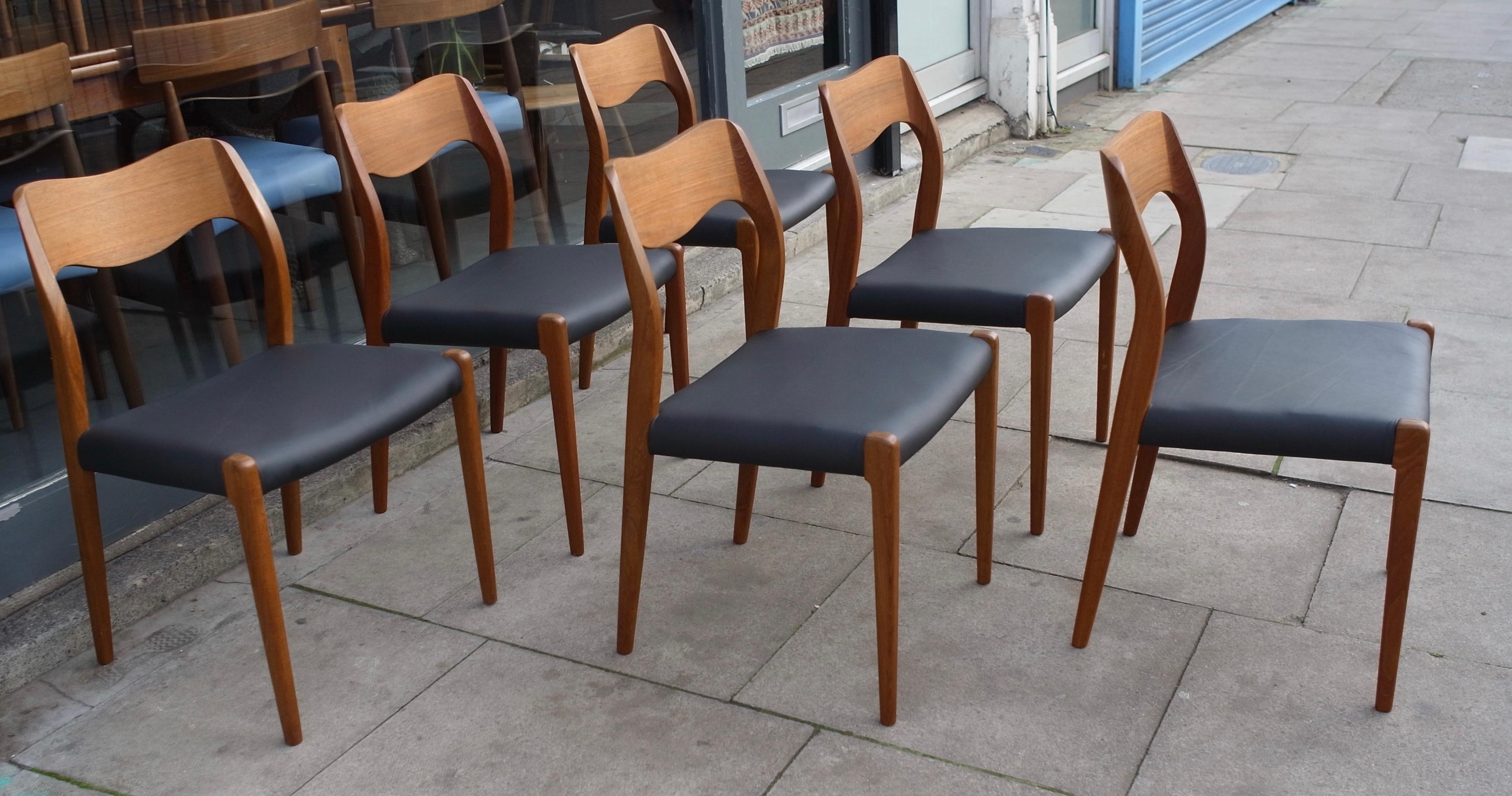 Teak Six Niels. O Moller 71  teak dining chairs by J.L. Mollers in black leather  For Sale