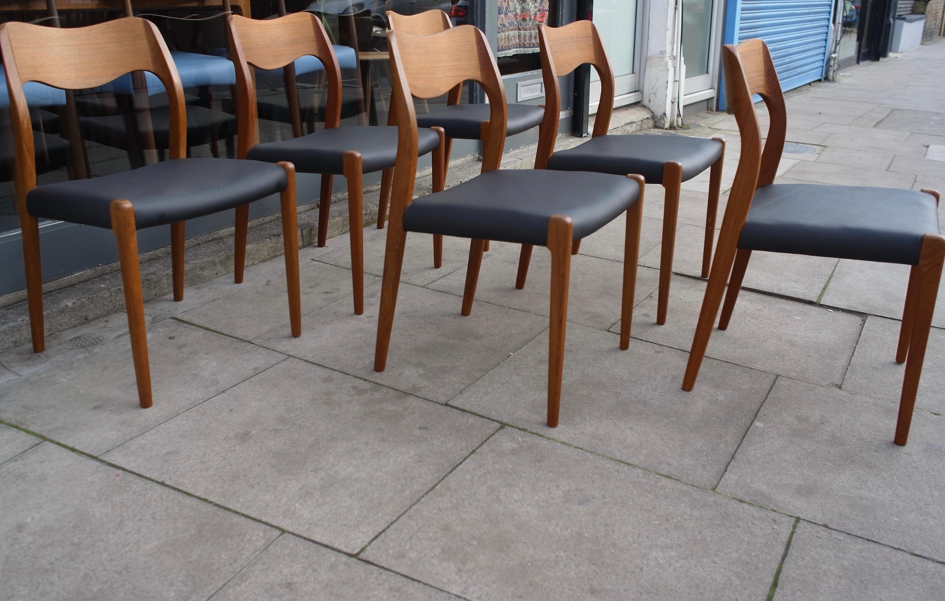 Six Niels. O Moller 71  teak dining chairs by J.L. Mollers in black leather  For Sale 1
