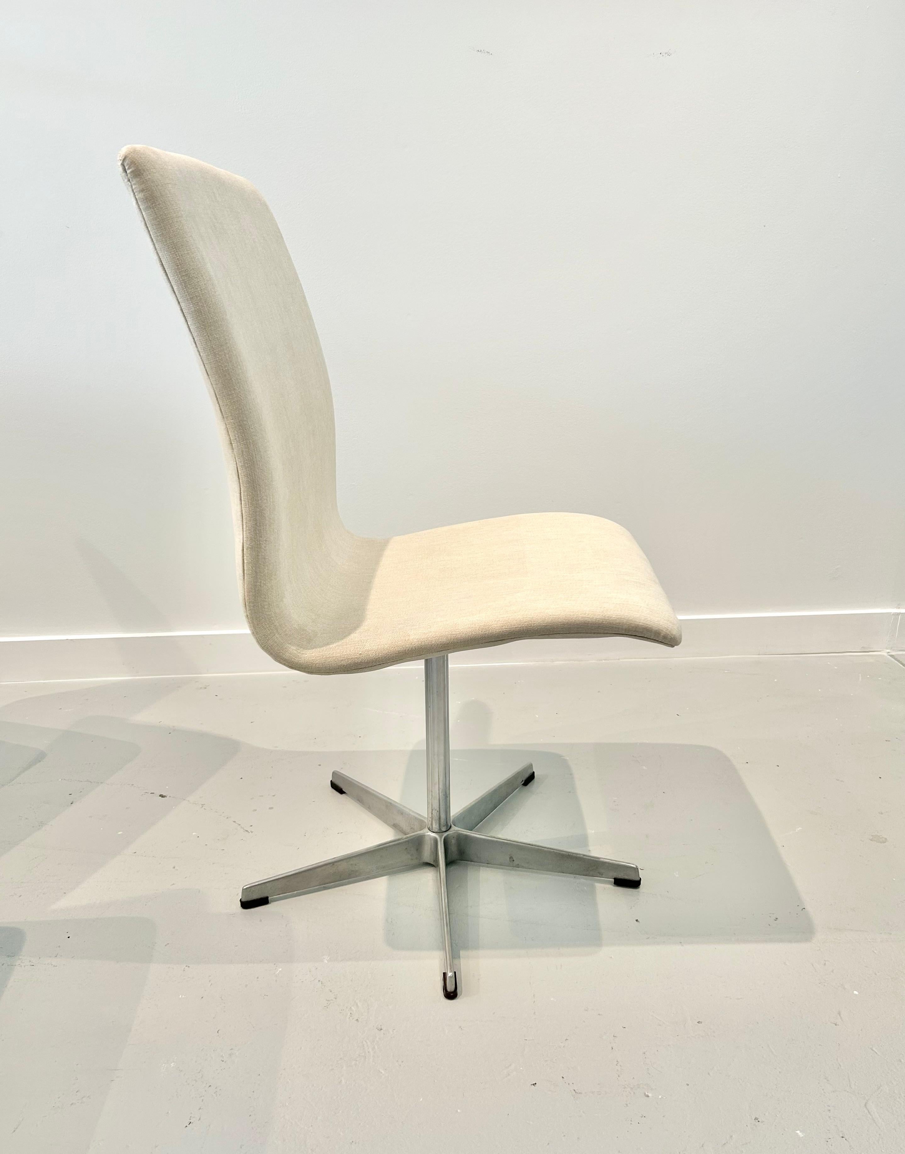 Sechs Oxford-Stühle von Arne Jacobsen für Fritz Hansen (Moderne der Mitte des Jahrhunderts) im Angebot