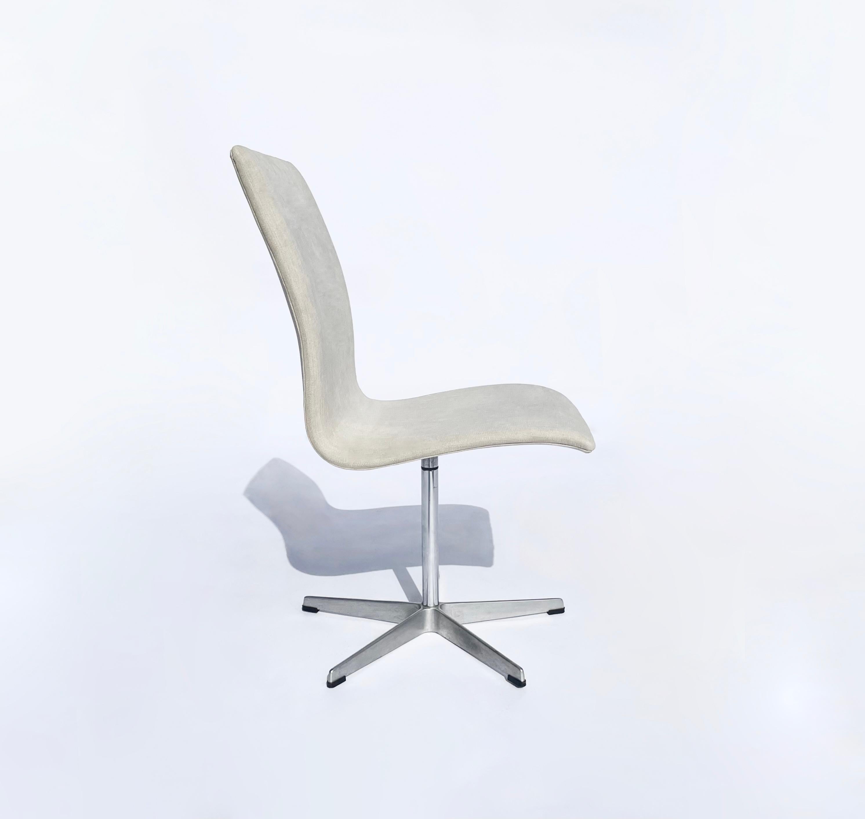 Six “Oxford” Chairs by Arne Jacobsen for Fritz Hansen In Good Condition For Sale In West Palm Beach, FL