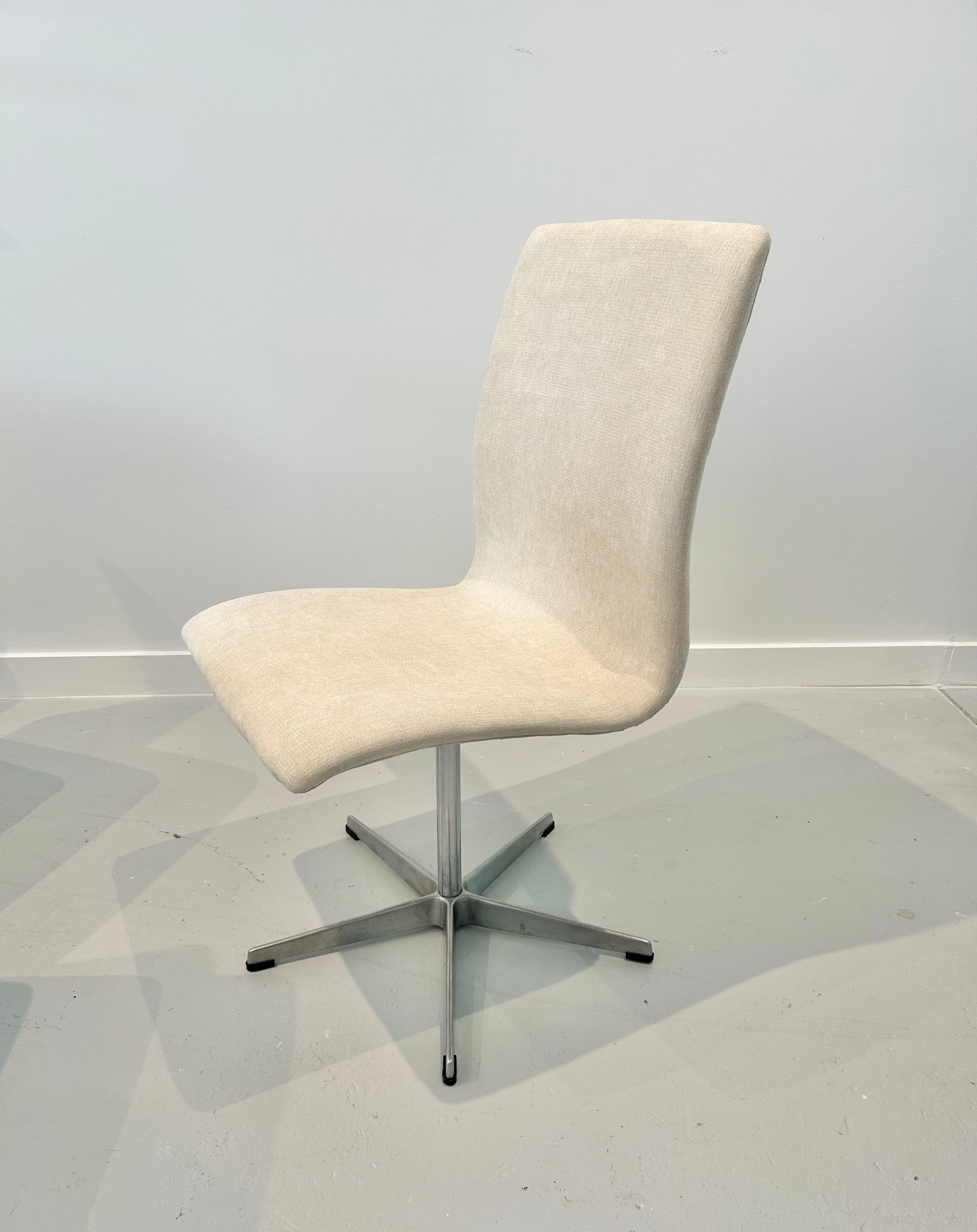 Sechs Oxford-Stühle von Arne Jacobsen für Fritz Hansen (Aluminium) im Angebot