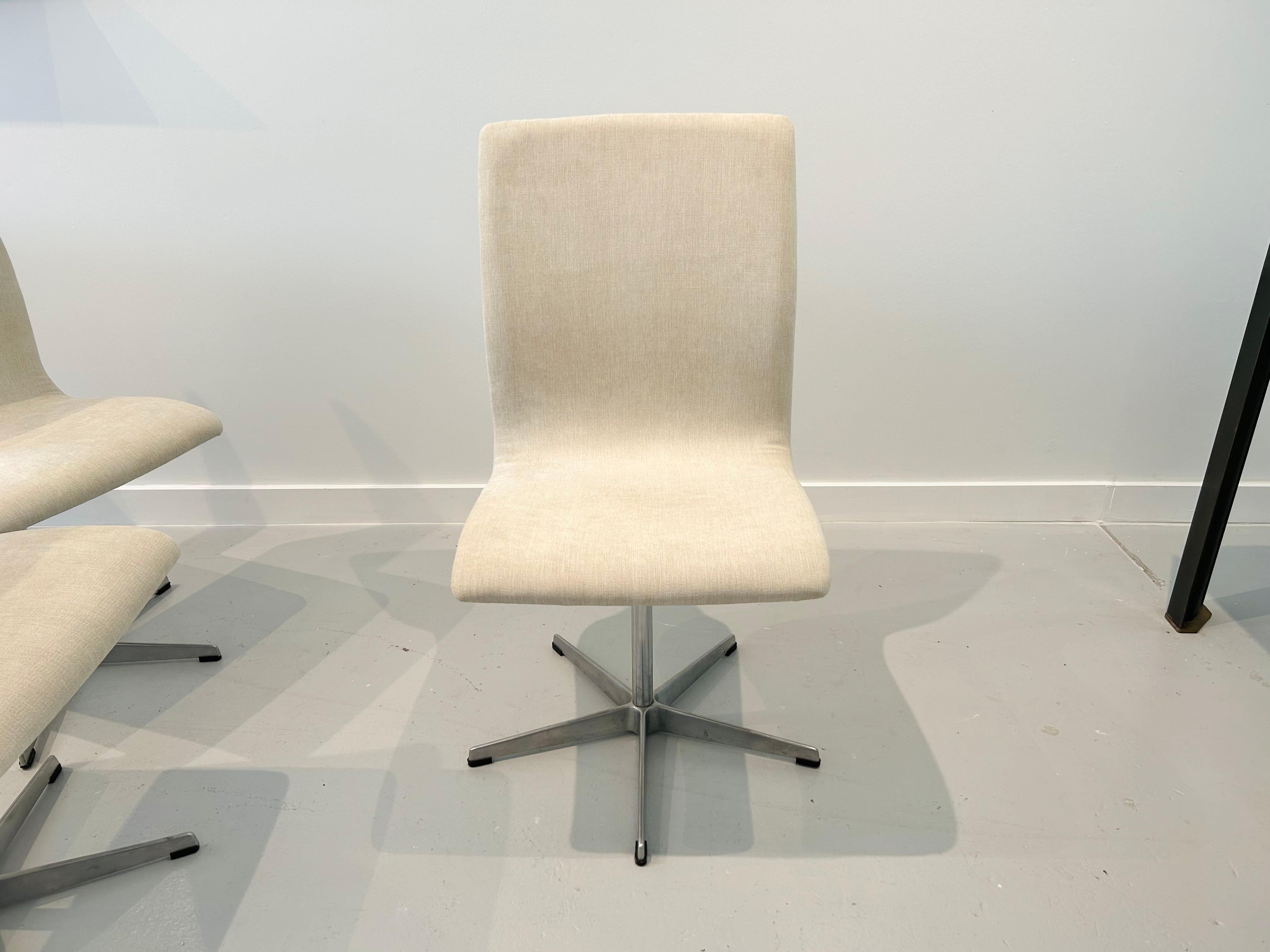 Sechs Oxford-Stühle von Arne Jacobsen für Fritz Hansen im Angebot 2