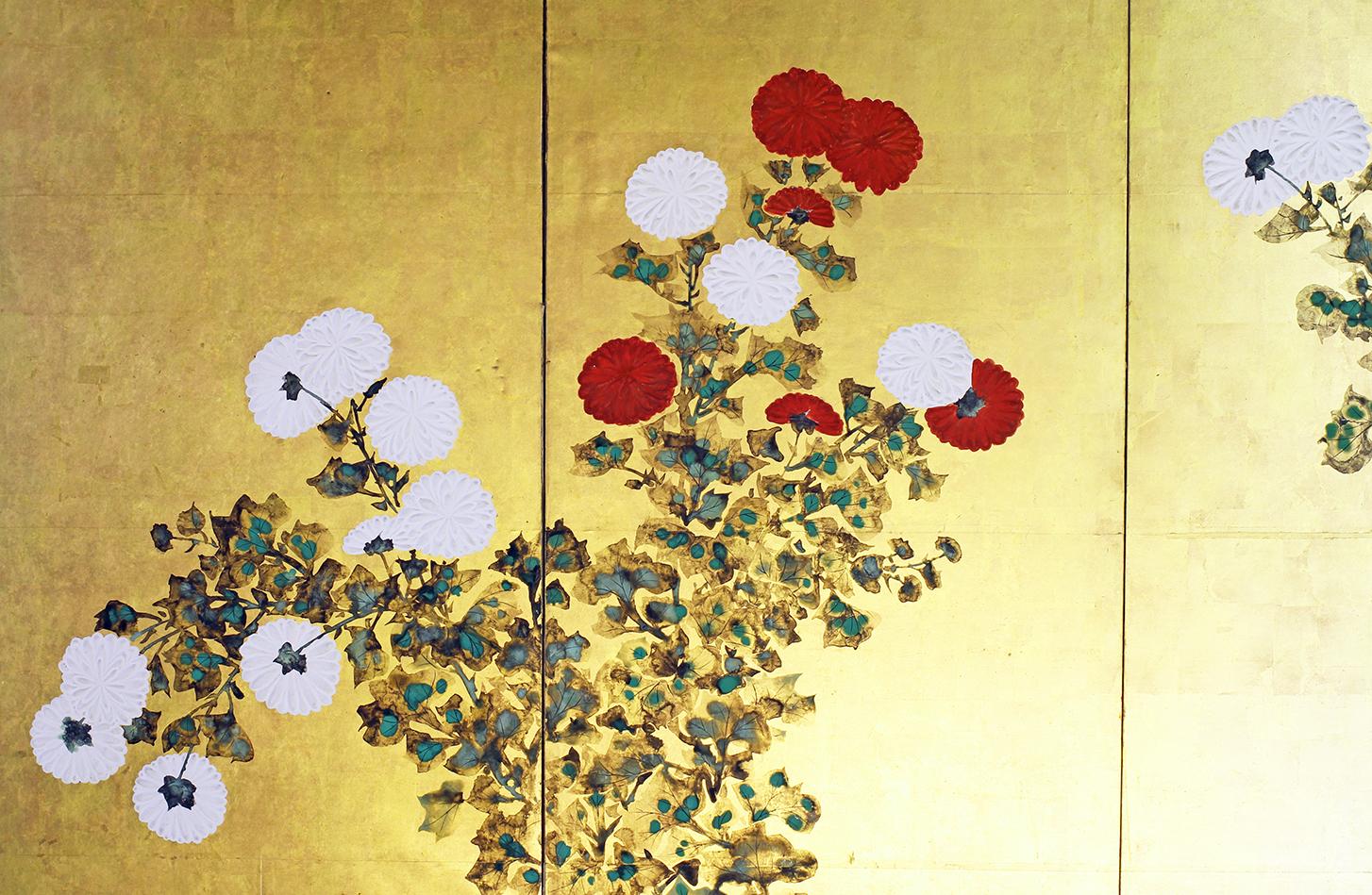 Paysage printanier d'un peintre inconnu de l'école Rinpa, XIXe siècle, six panneaux peints à l'encre sur feuille d'or sur papier de riz.
Les fleurs sont réalisées avec la technique du 