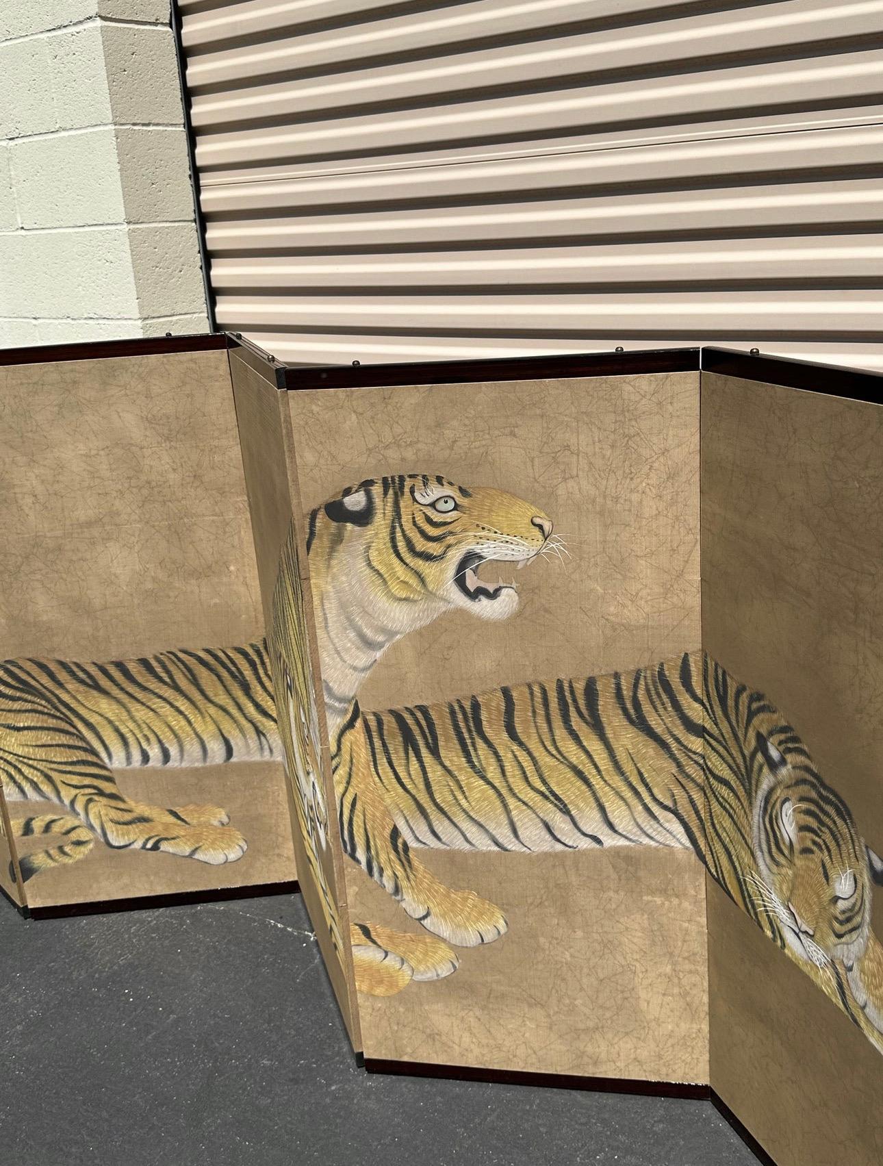 Six Panel Screen Ambush of Tigers Made in Hong Kong In Good Condition For Sale In North Hollywood, CA