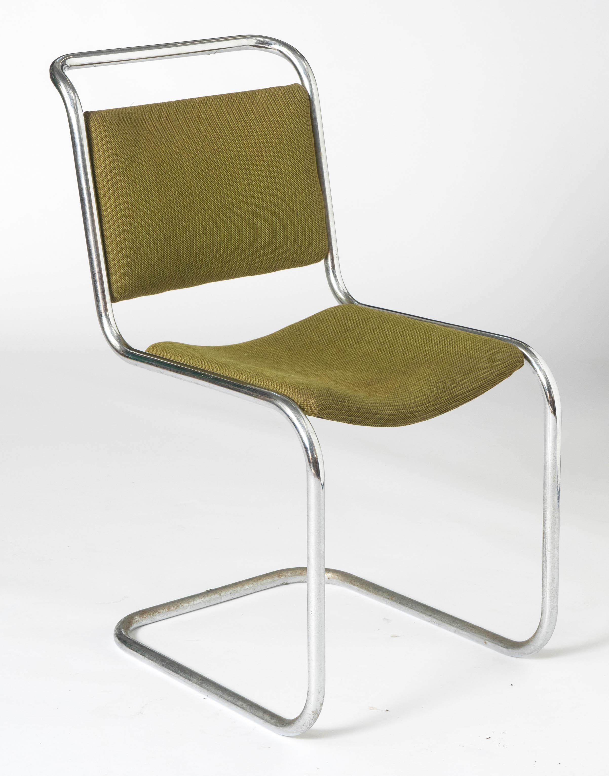 A set of 6 P.E.L (Practical Equipment Limited) British modernist chairs of cantilever form.
Designed by the Designer/ Architect Oliver Bernard.
Chrome plated tubular steel. Original fabric
England, circa 1931.
Measure: 81 cm high x 42 cm wide x