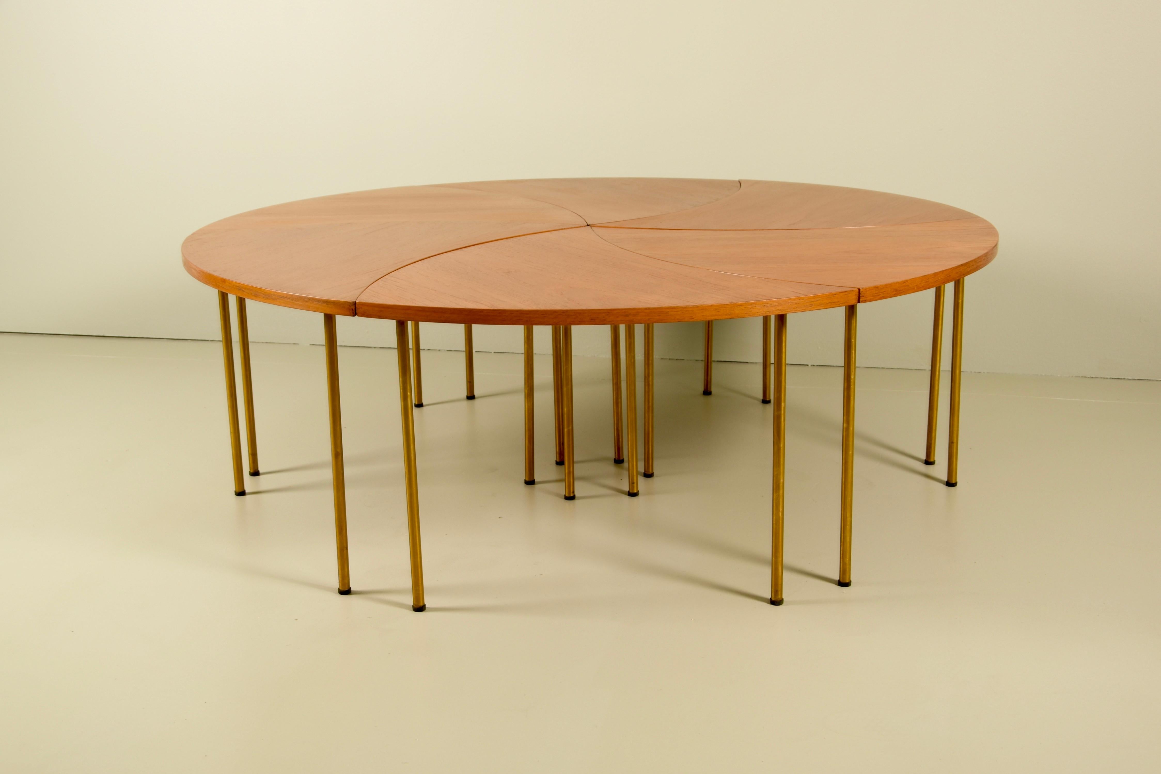 Six Peter Hvidt Teak and Brass Model 523 Tables In Good Condition In Rovereta, SM