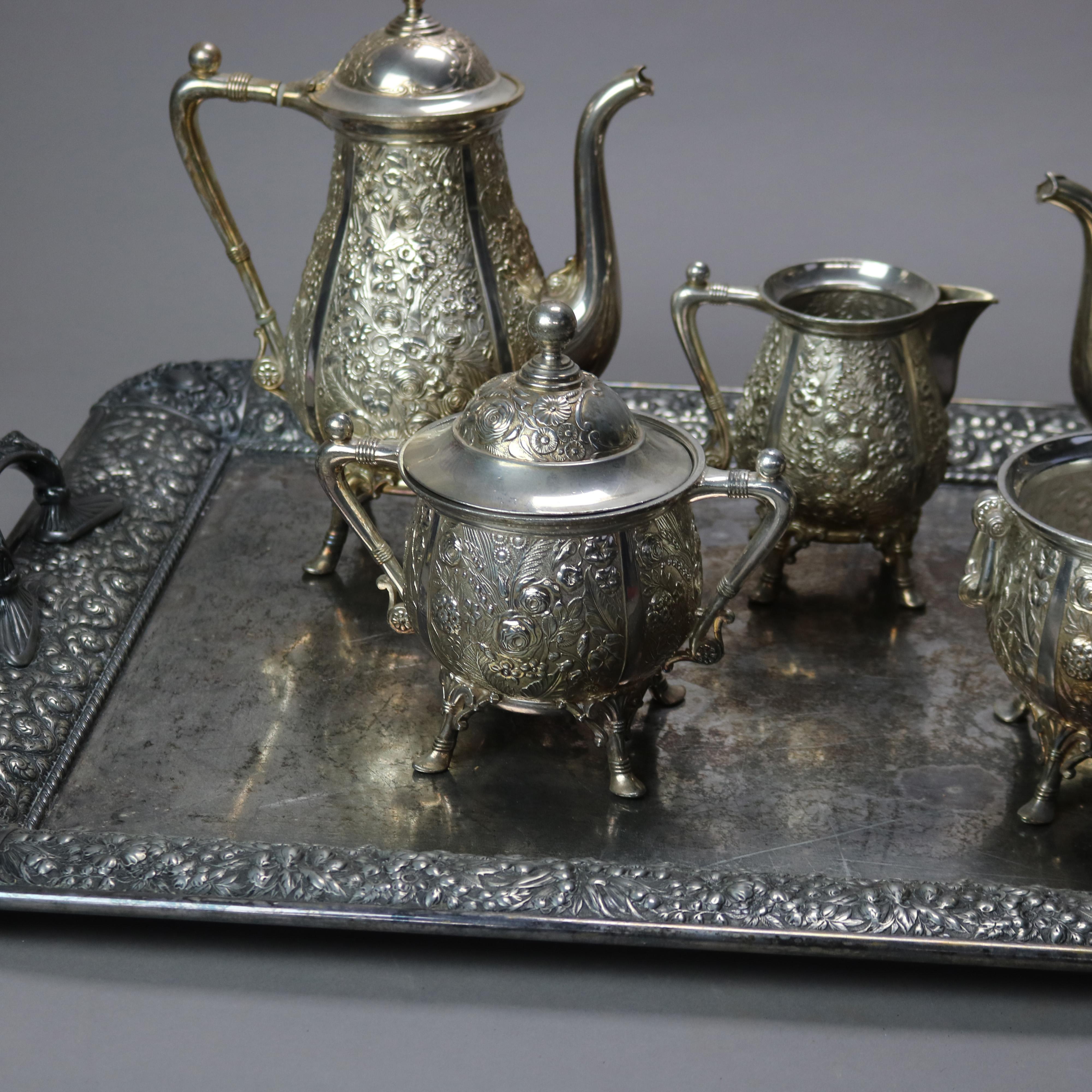 XIX secolo Set da tè antico in argento placcato floreale Repousse a sei pezzi C1890 in vendita