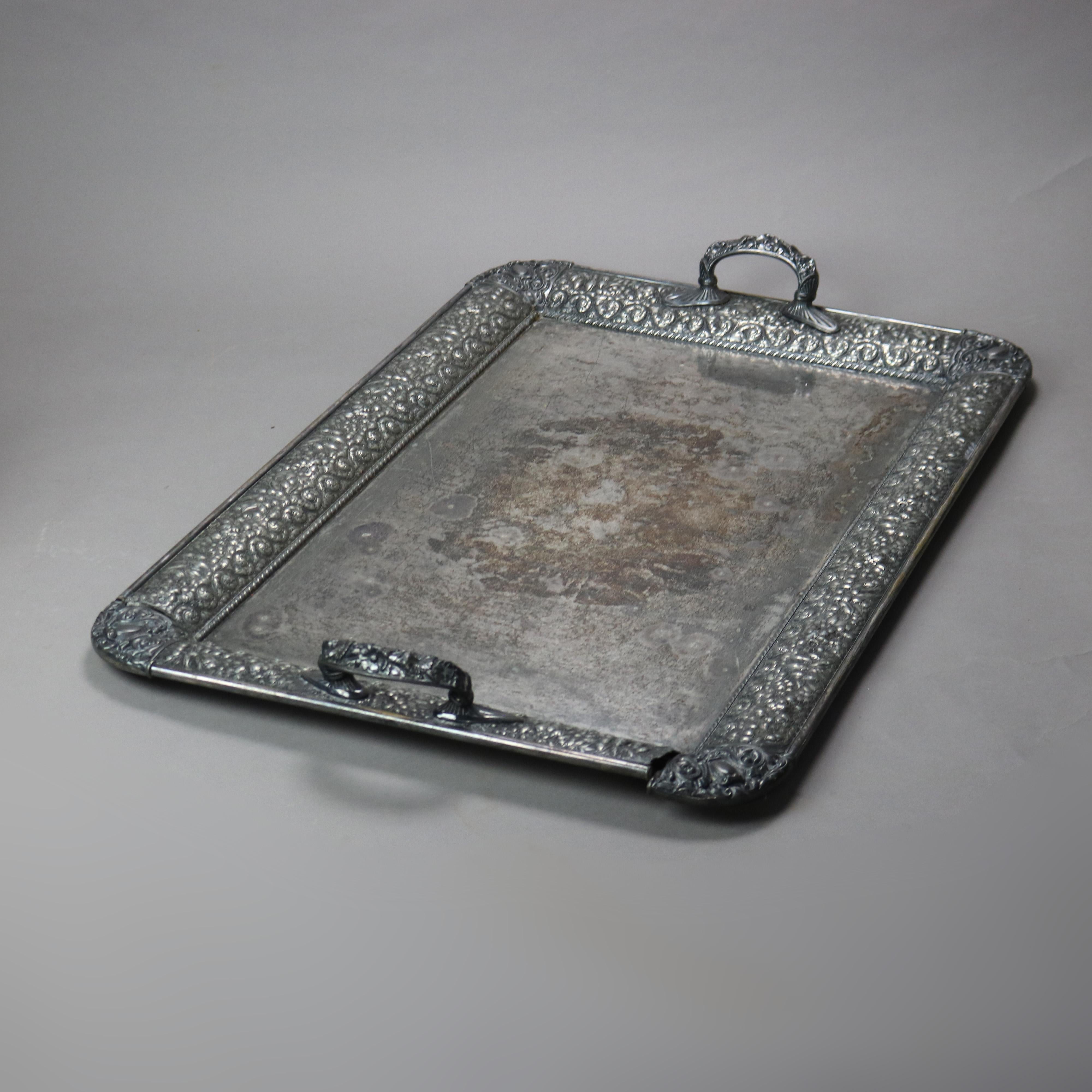 Set da tè antico in argento placcato floreale Repousse a sei pezzi C1890 in vendita 2