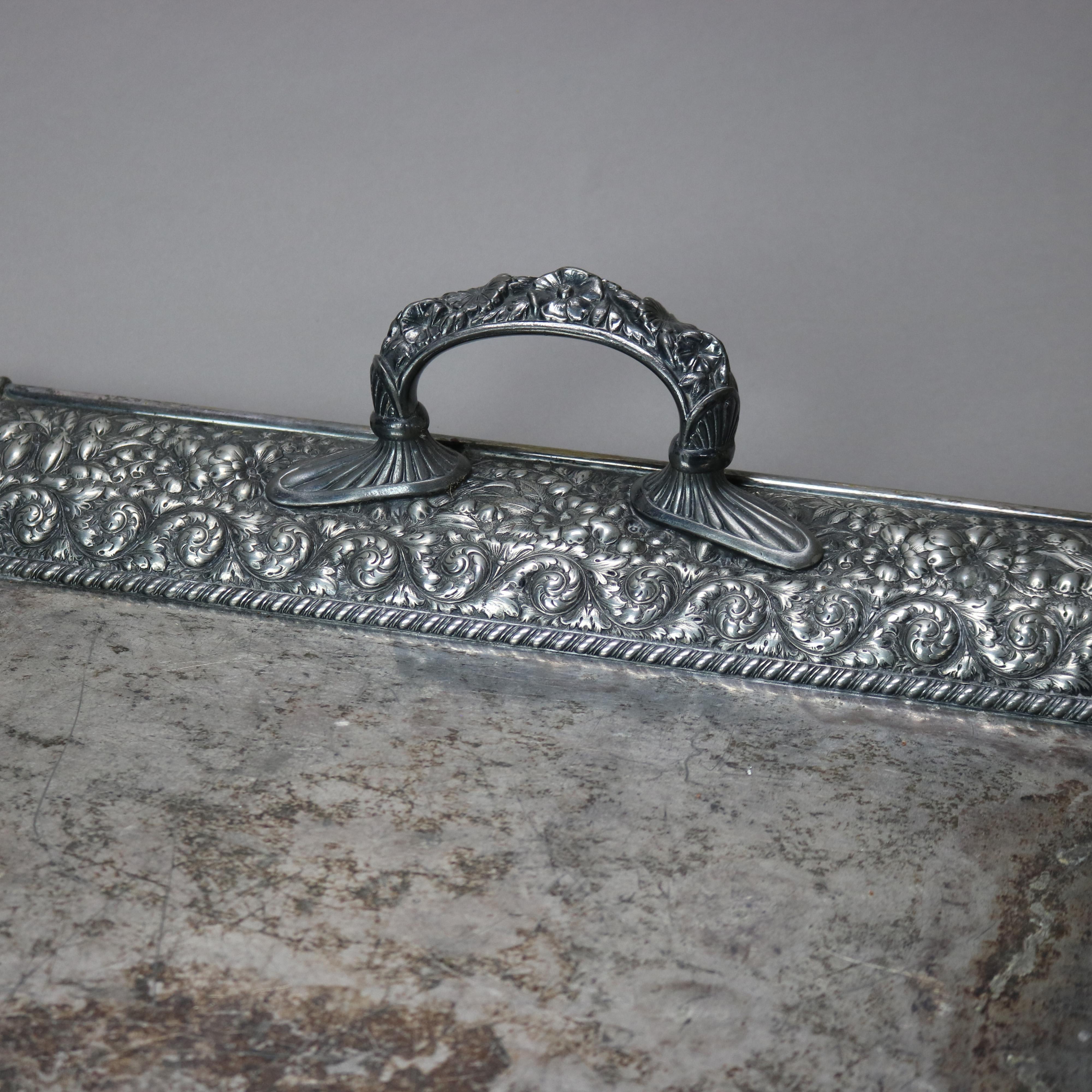 Set da tè antico in argento placcato floreale Repousse a sei pezzi C1890 in vendita 4